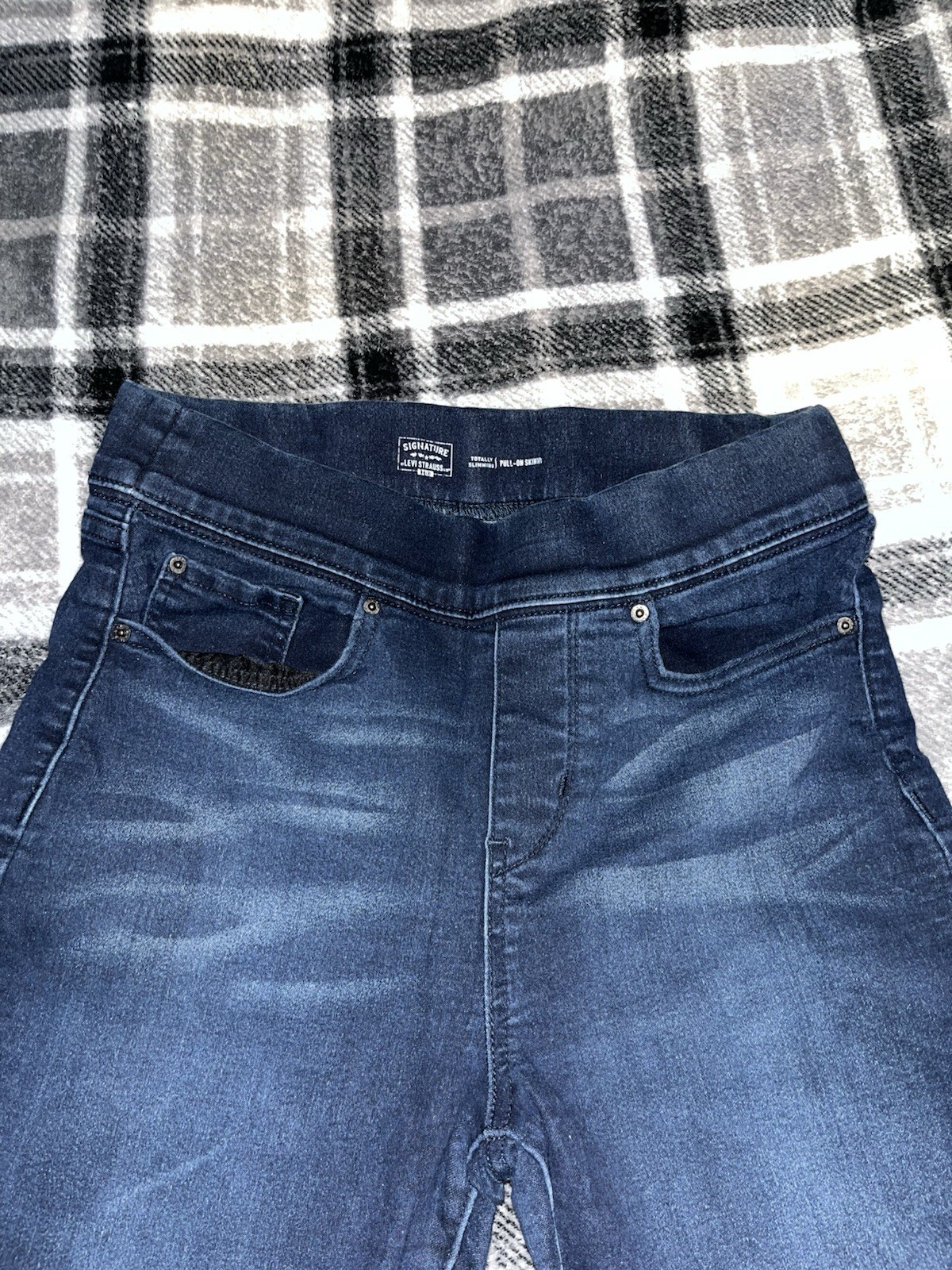 Signature by Levi Strauss & Co. Totally Slimming Pull-On Skinny Jeans
