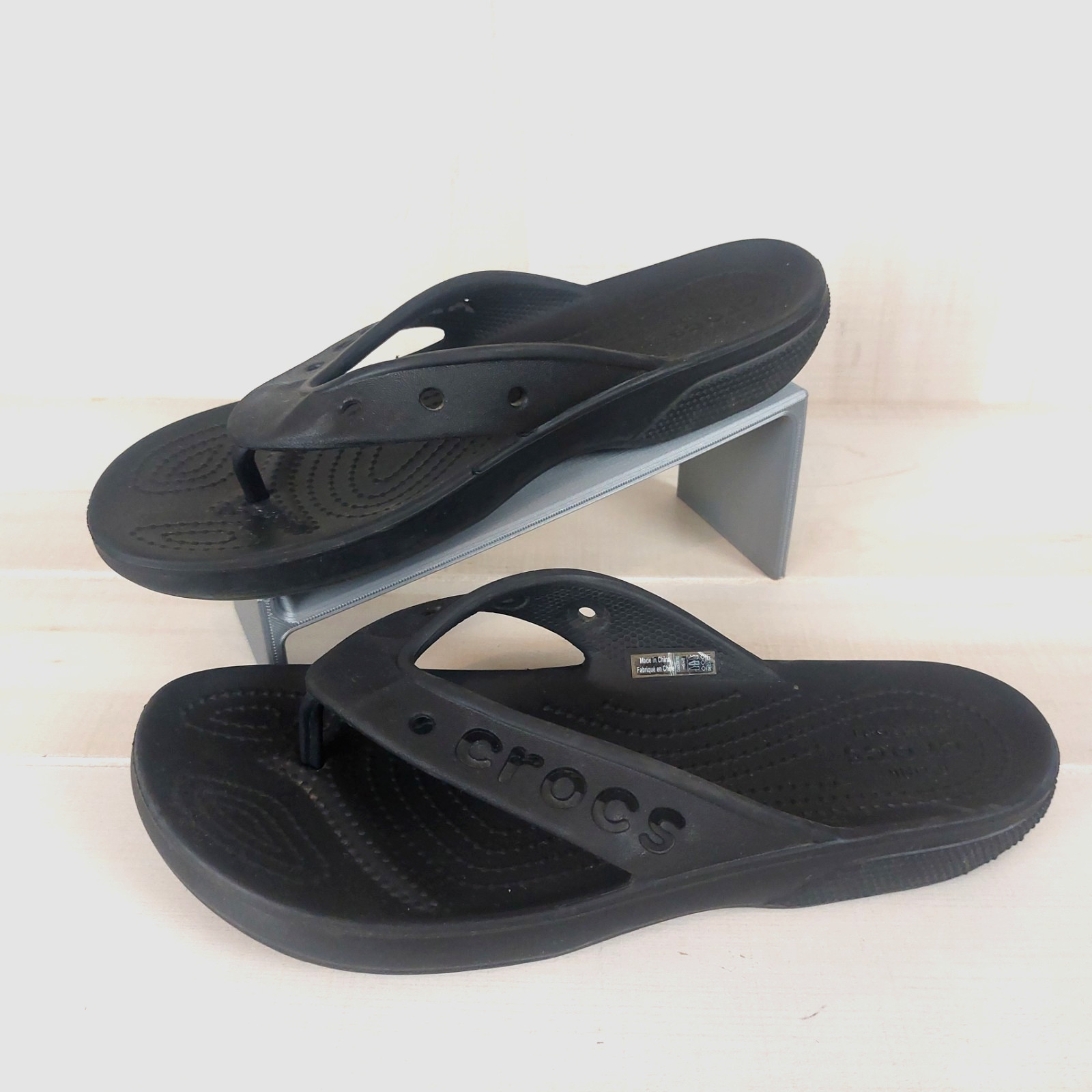 Crocs Baya II Flip Flops Women’s Size 8 Black Cushioned Thong Sandals Beach