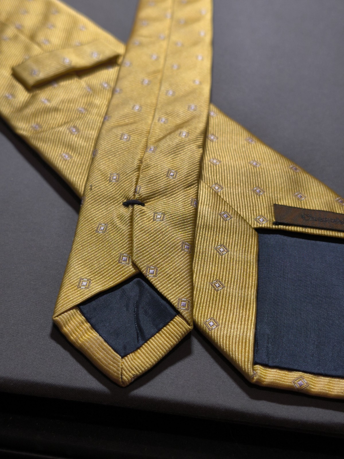 Church’s – Solid Color Microdrawing Geometric Silk Tie Made in Italy