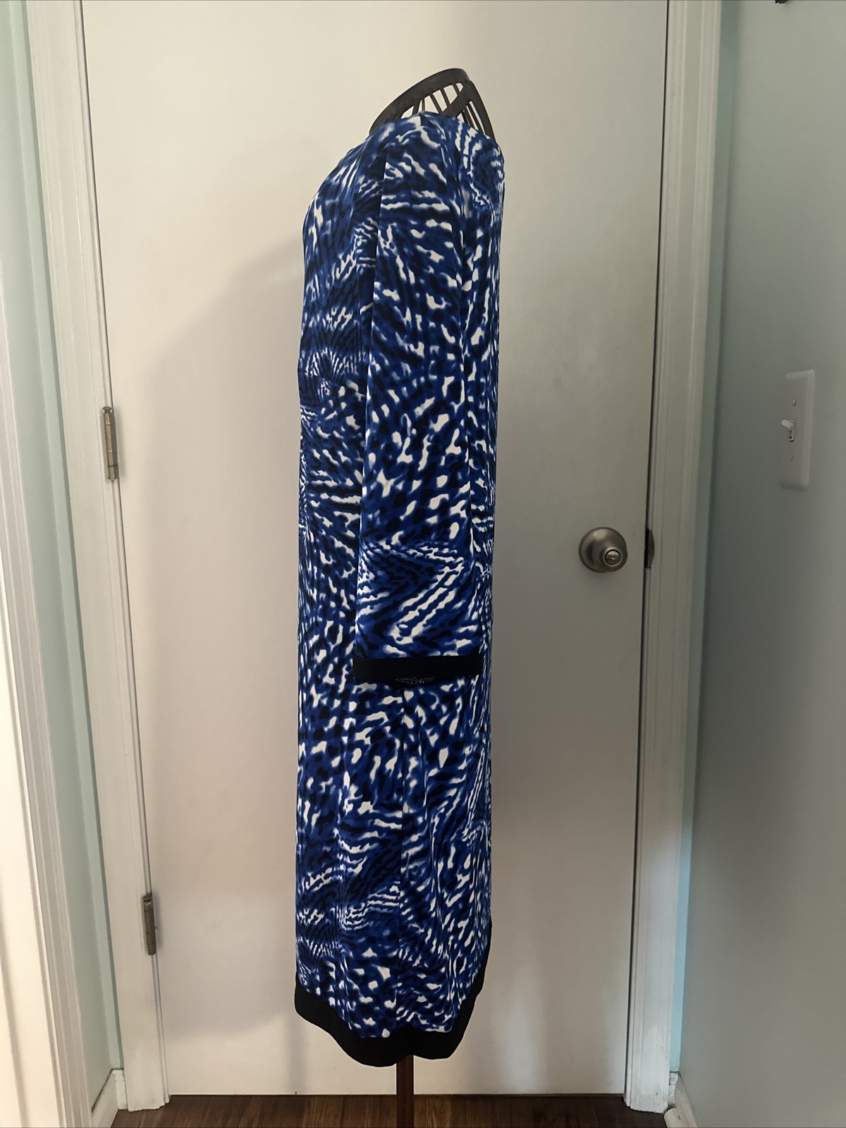 calvin klein 4 3/4 sleeve blue and white shift dress