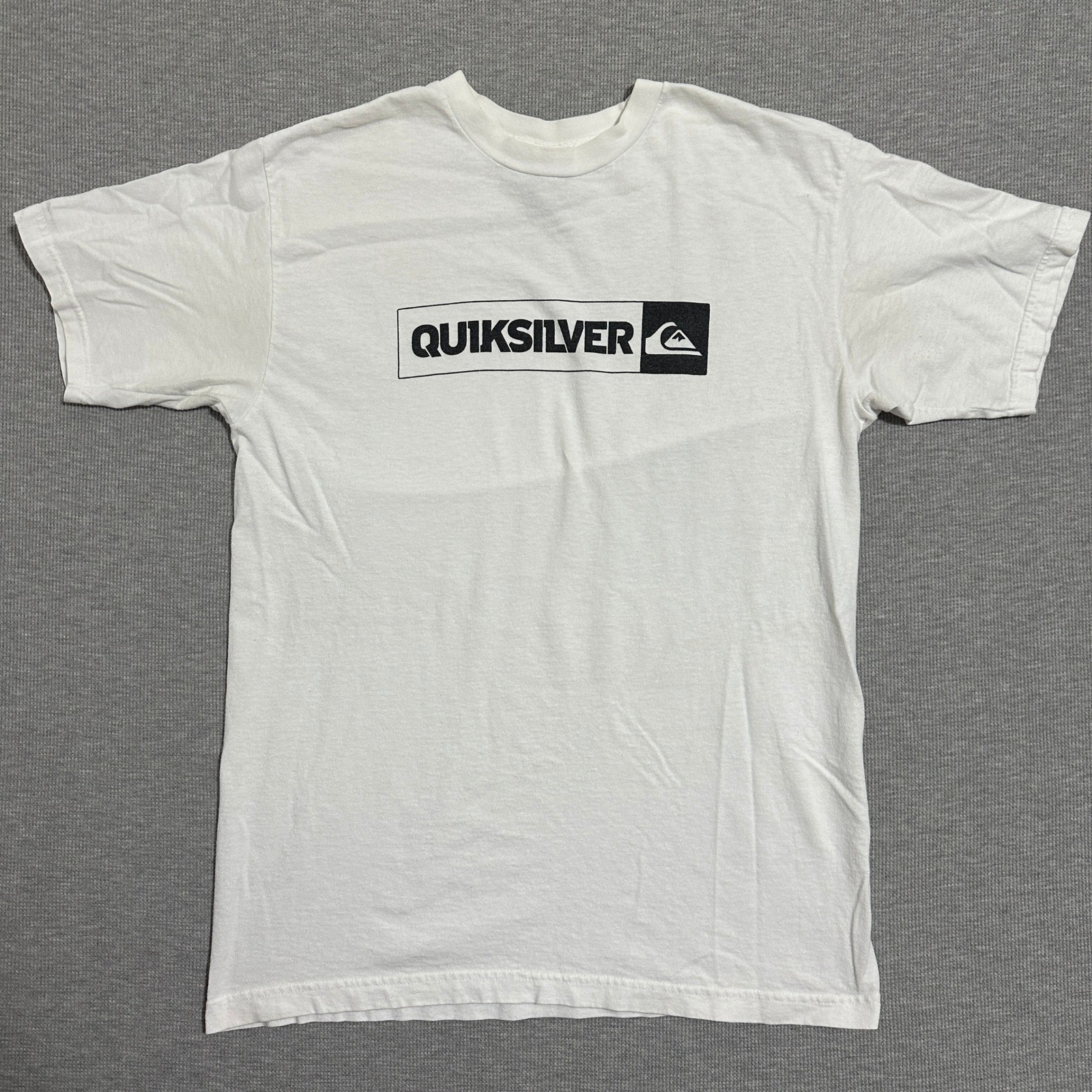 Y2K Quiksilver Box Logo Tee White Black Surf Skate Streetwear Mens Medium