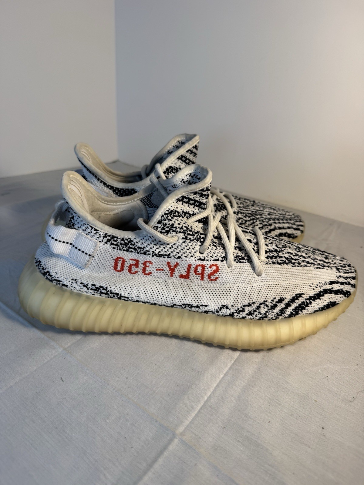 Size 9.5 – adidas Yeezy Boost 350 V2 Low Zebra