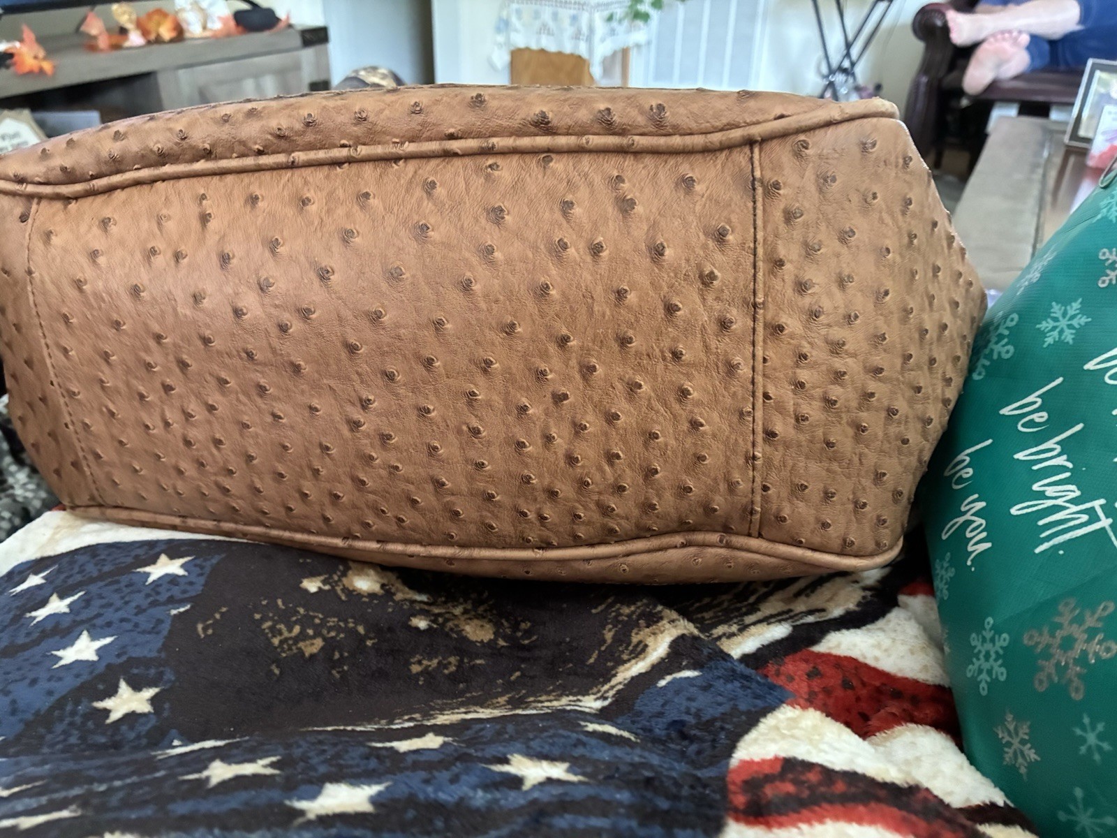 Women’s Large Brown Ostrich Textured Shoulder Bag Chain Strap Zip Lined Pockets