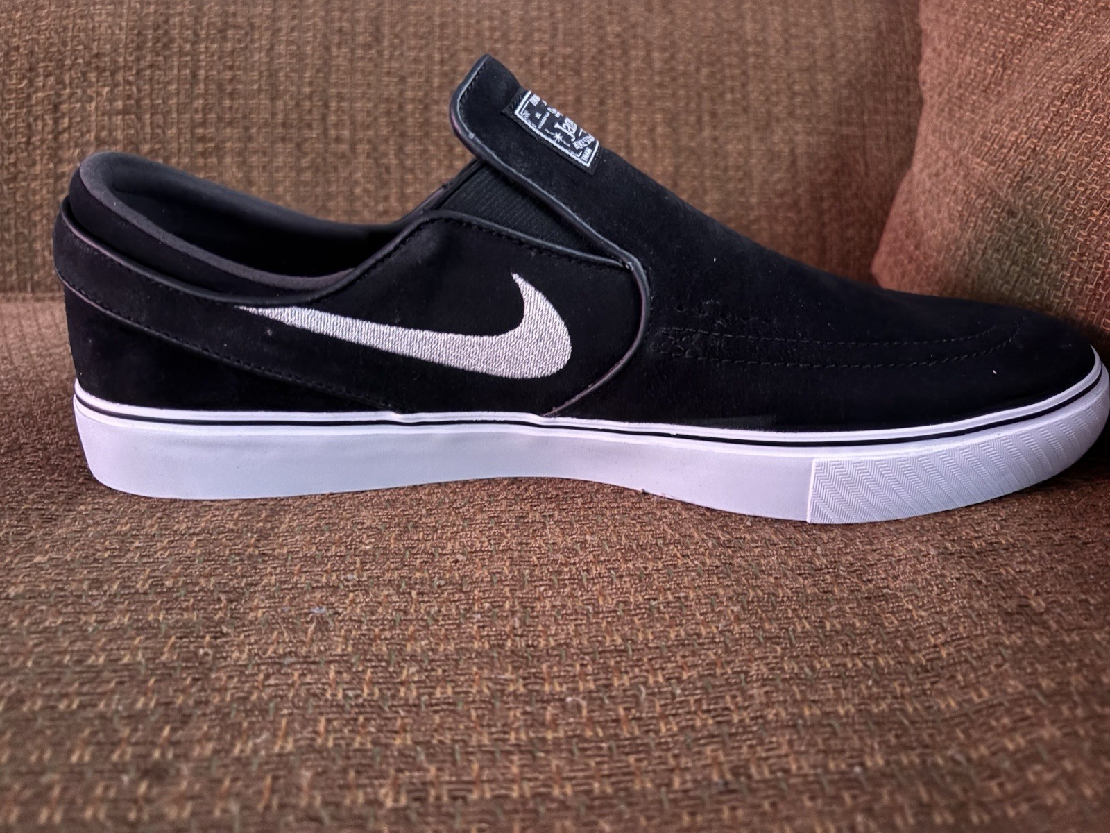 New Mens Size 8.5 Black White Nike SB Stefan Janoski Slip Skateboarding Shoes