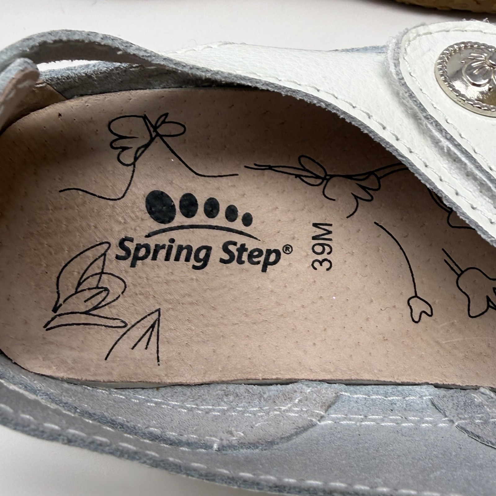Spring Step Women’s White Leather Mary Jane Flats Size 39M/8.5-9