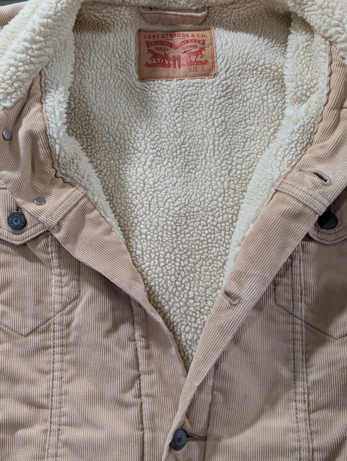 Levi’s White Tab Corduroy Sherpa Lined Trucker Jacket Beige Size L w/ Pockets