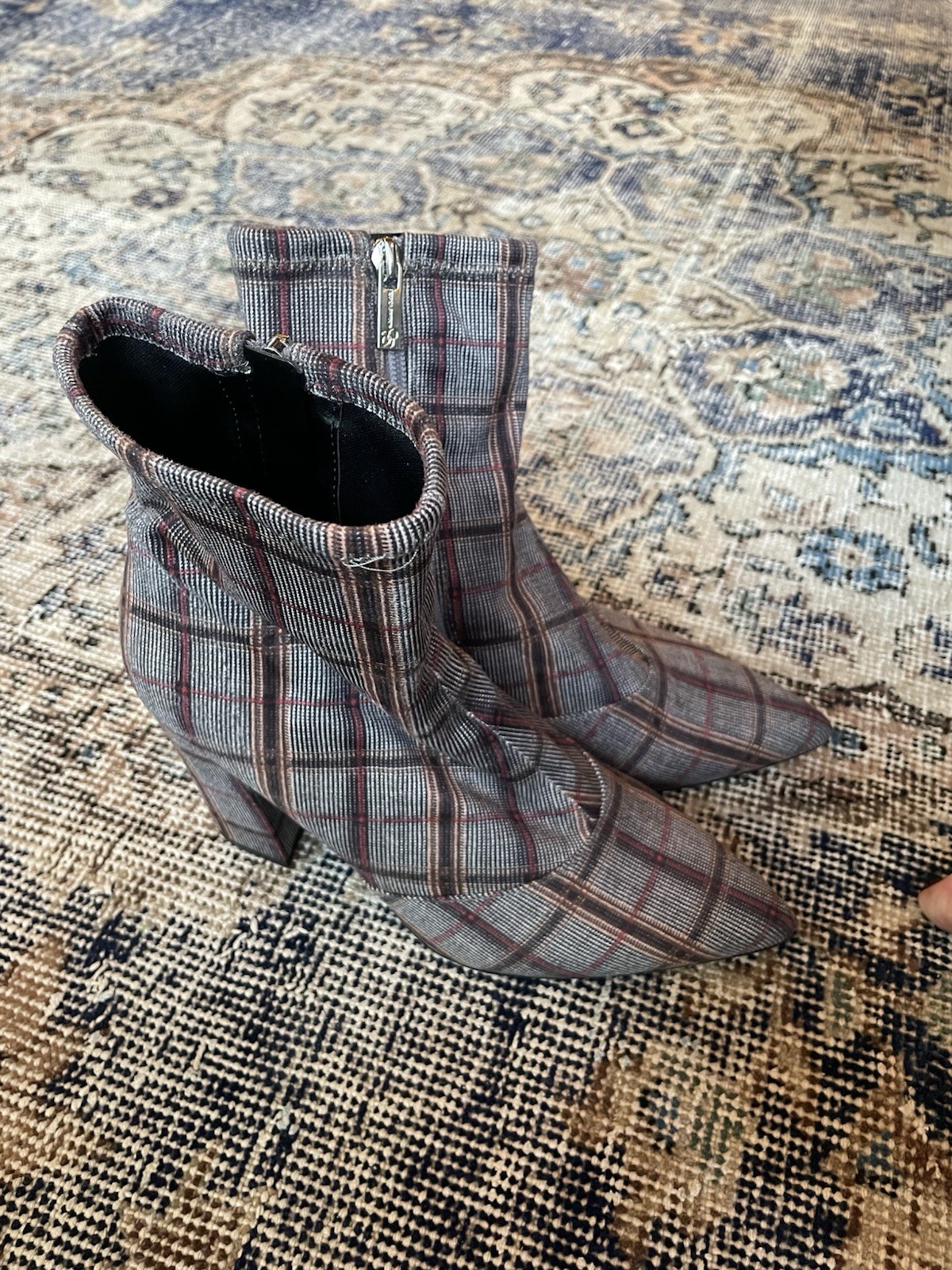 Jessica Simpson JS HENDRIA Plaid Ankle Boots Pointed Toe Block Heel Zip US 8.5M
