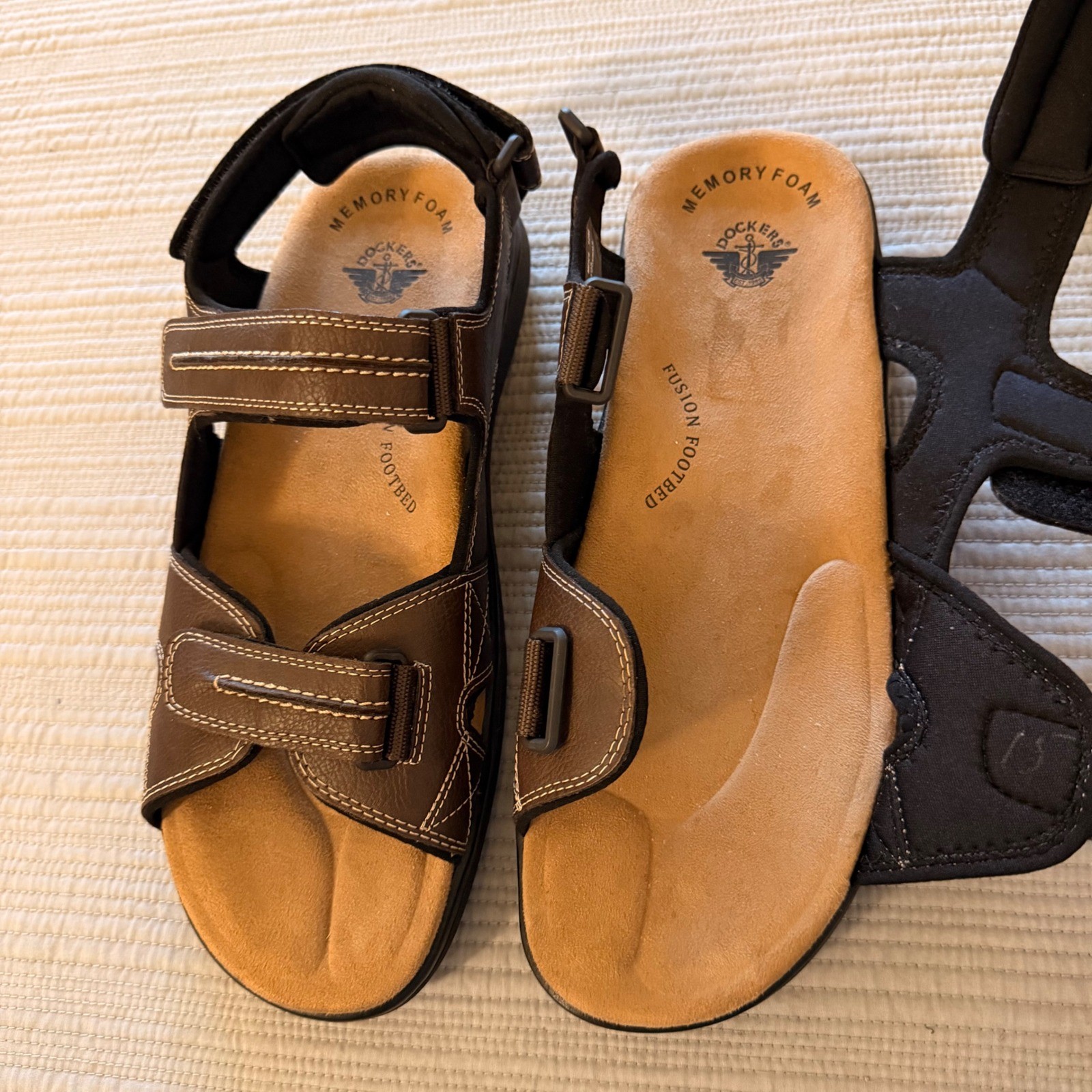 NEW Dockers Mens Dark Brown Memory Foam Fusion Footbed Sandals 90-21389 Size 12M