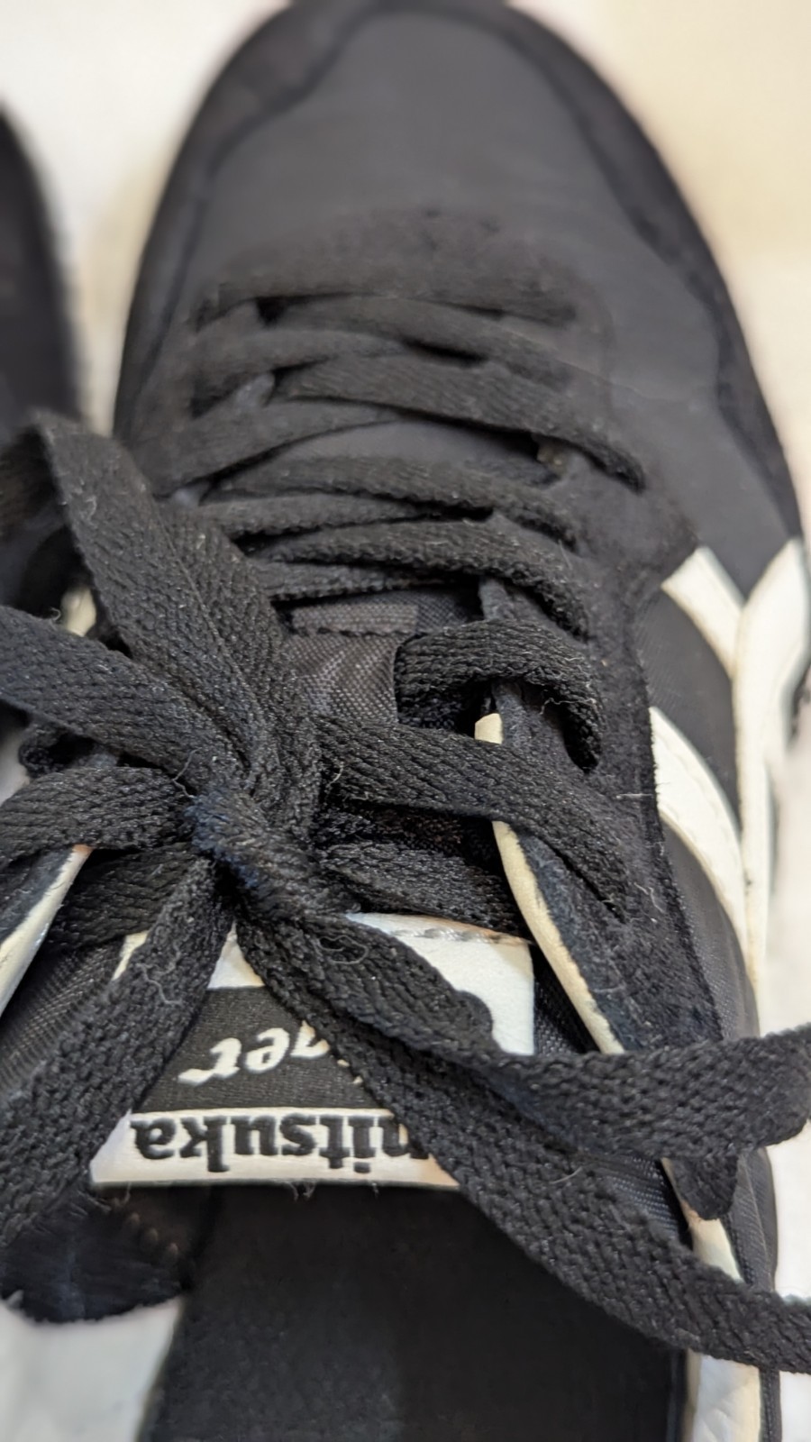 ASICS Onitsuka Tiger Serrano Black/White Classic Shoes Size 8.5 Womens