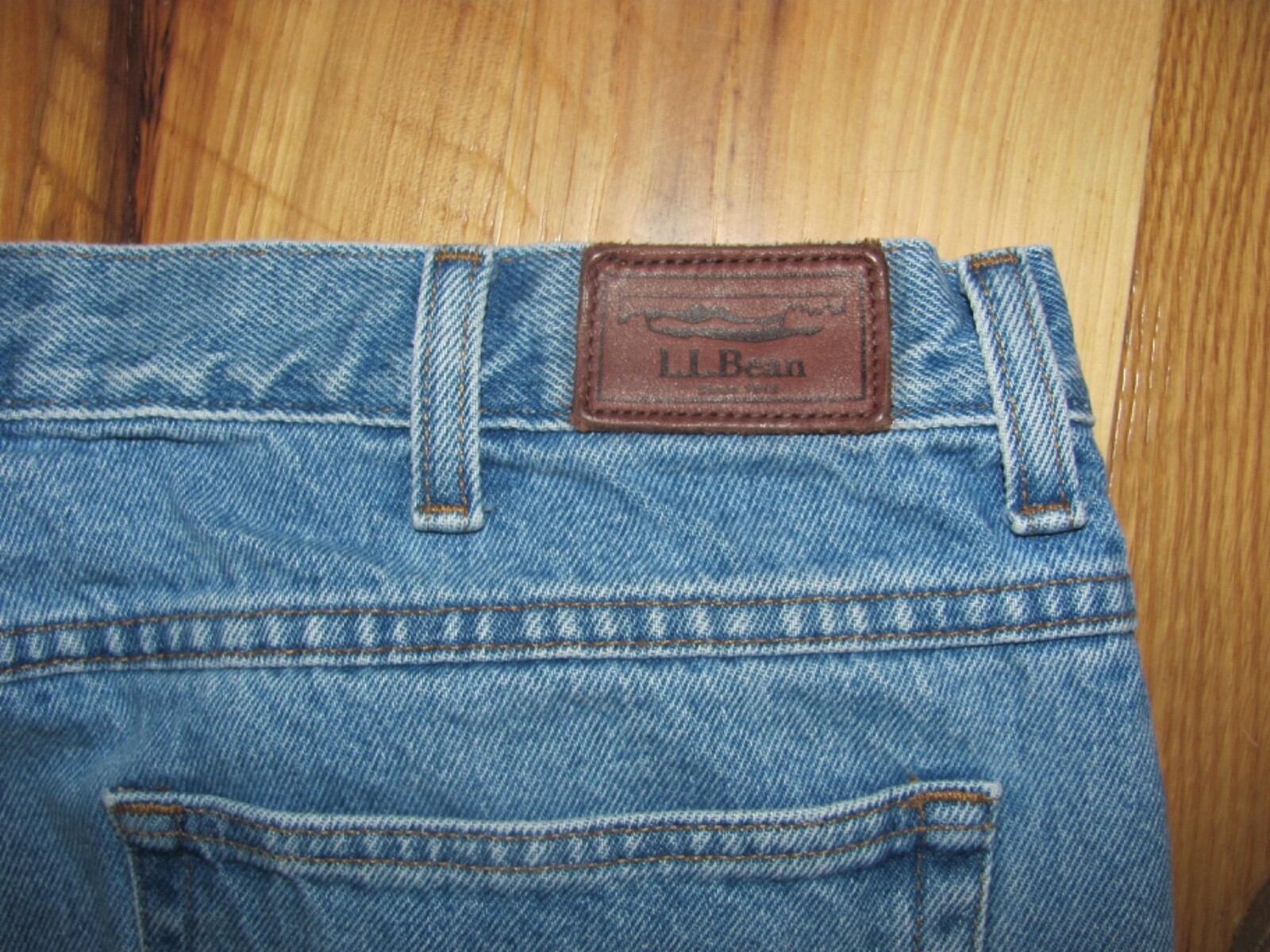 L L Bean Classic Fit Blue Denim Straight Leg Jeans Men’s 36 x 36 (TD18-R1)