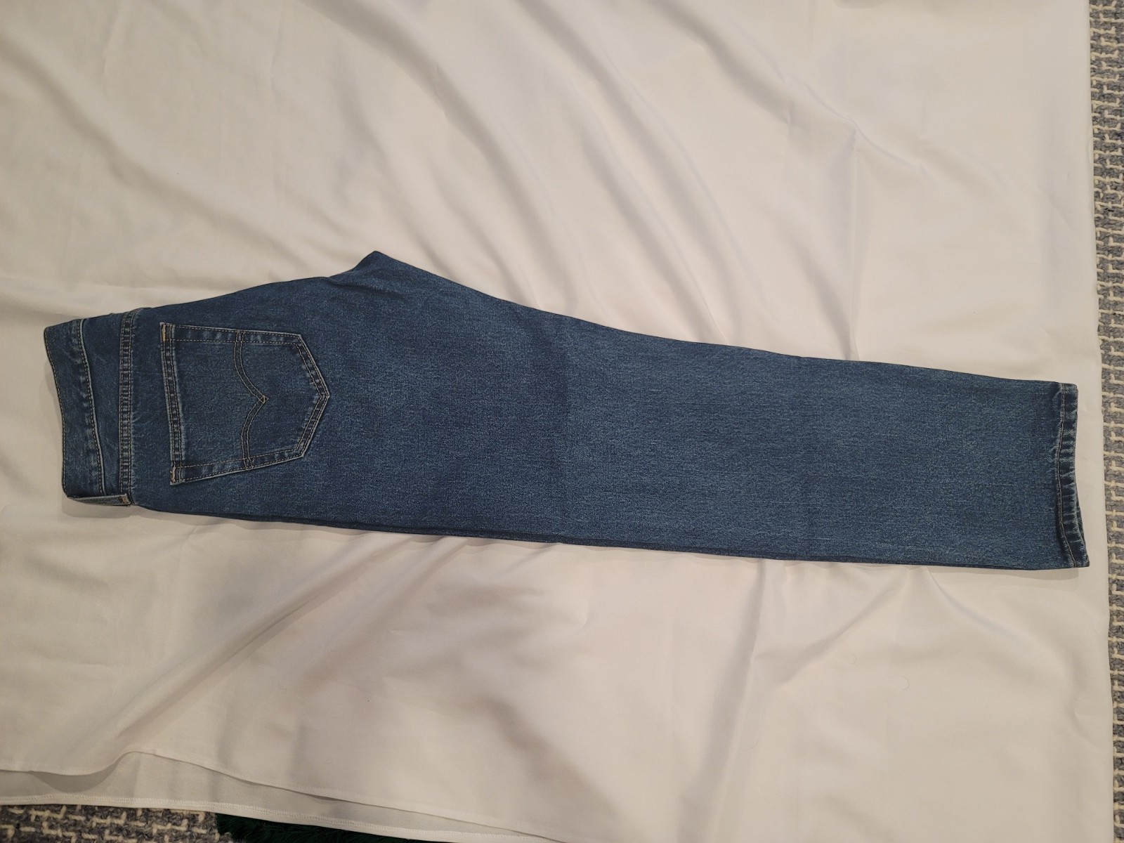LEVI’S 505 Series Regular Fit Straight Leg Blue Denim – SIZE 34×32- Men pants