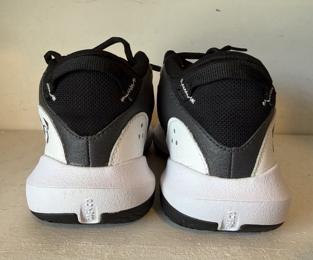 Under Armour Lockdown 7 GS Youth 5Y White Black Basketball Shoes 3025617-101
