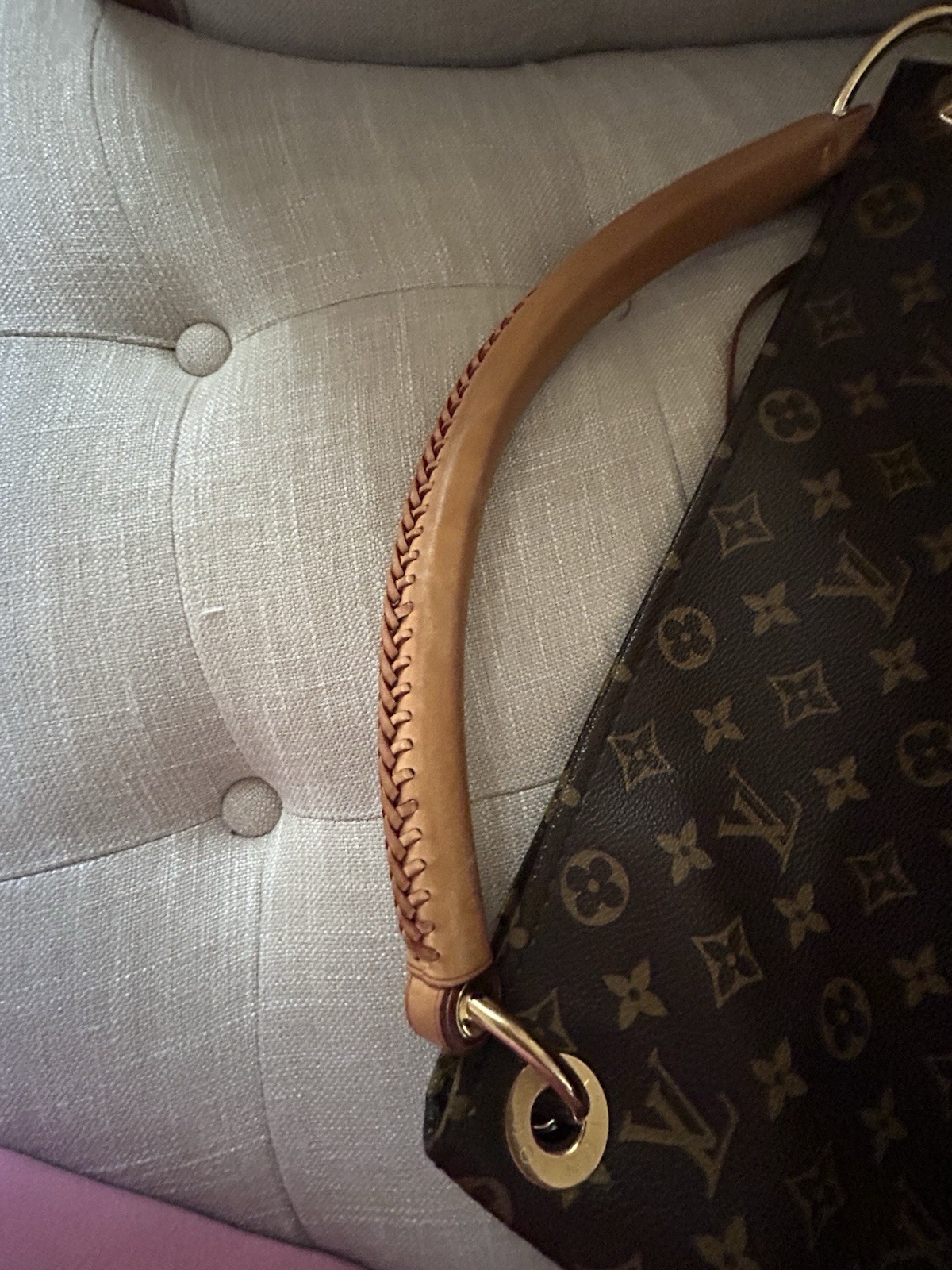 Louis Vuitton Artsy Monogram Canvas MM Shoulder Bag, Authentic Excellent