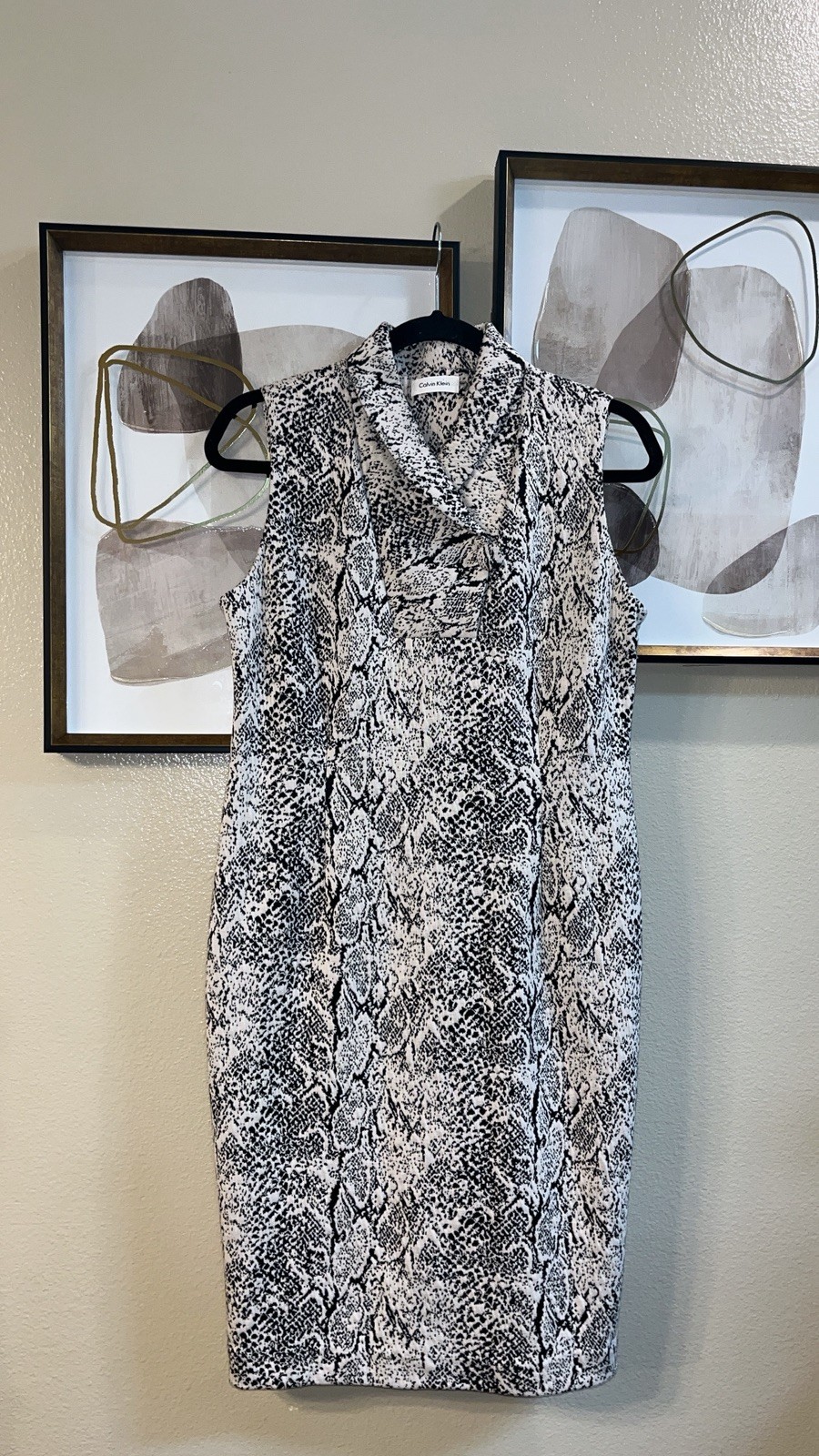 Calvin Klein Sleeveless Snake Print Sheath Dress Women’ Size M Black/Gray&White