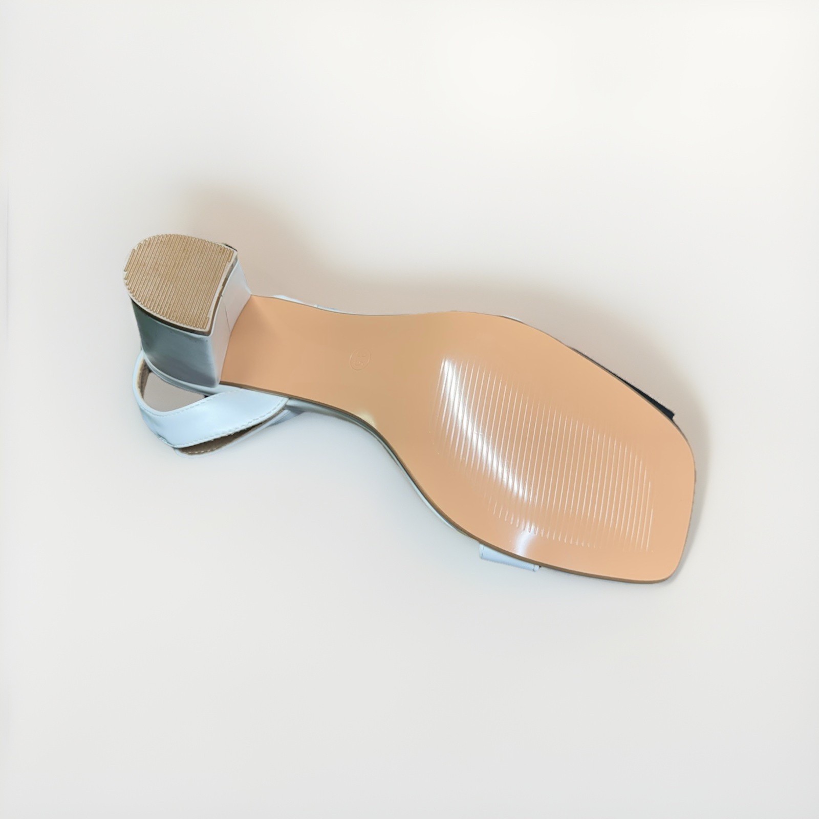 IDIFU White PU Block Heel Ankle Strap Sandals Size 8.5 New