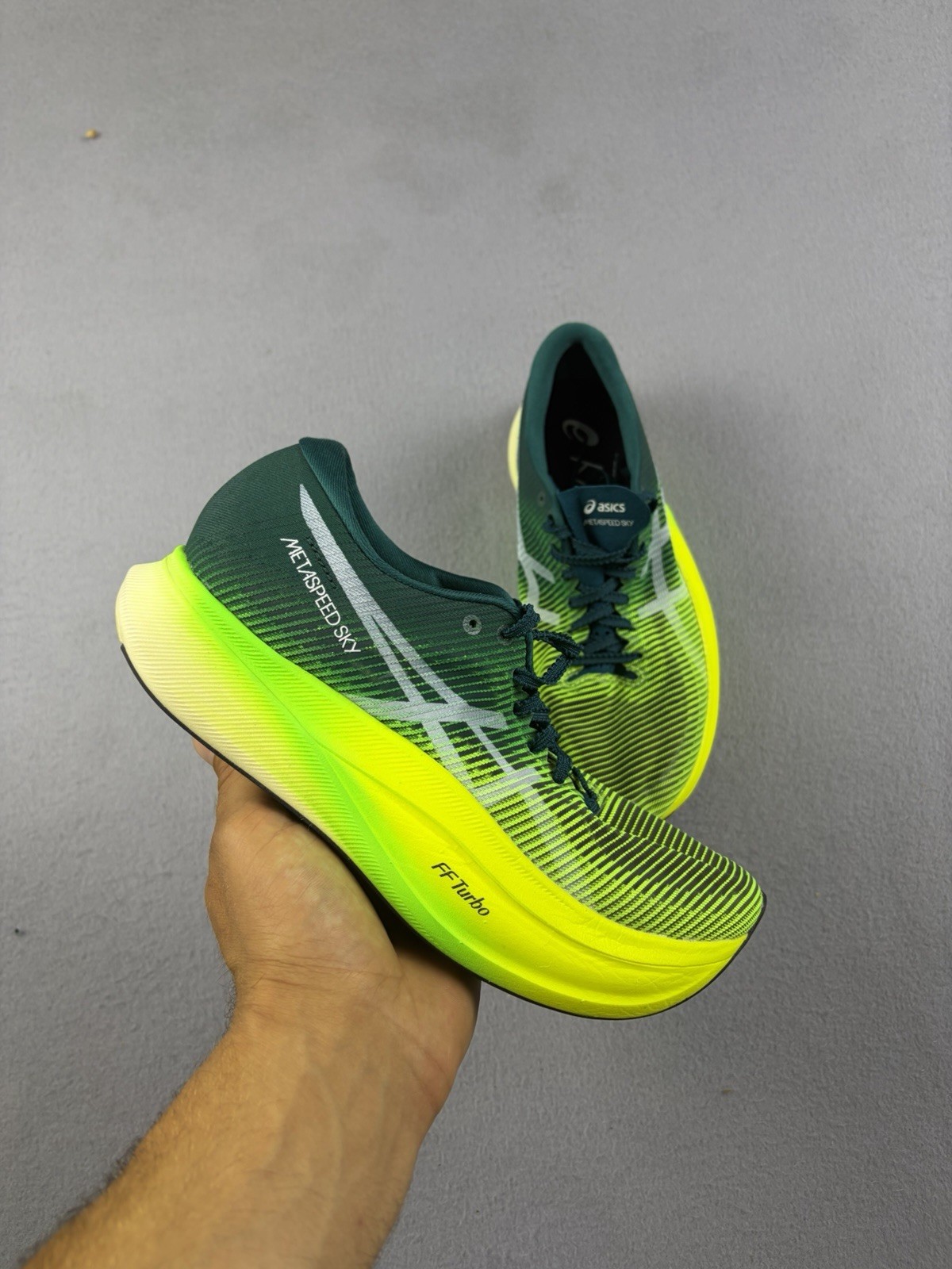 ASICS Metaspeed Sky Running Shoes Womens Size 6.5 Yellow Sneakers Comfort
