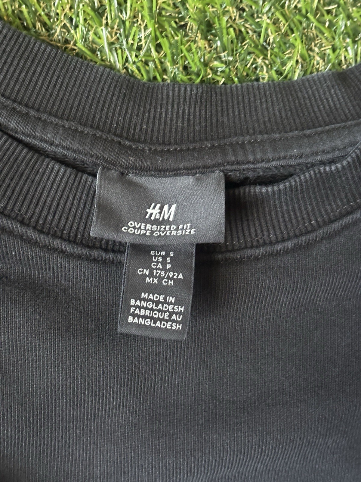 H&M Men’s Oversized Black Graphic Print Crew Neck Sleeveless Sweatshirt S