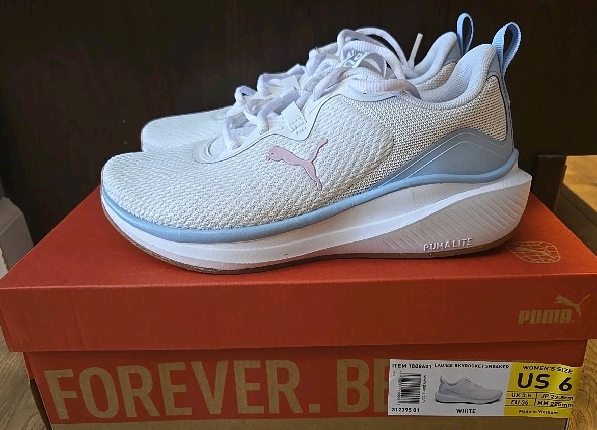 🌟 NEW🌟 PUMA Skyrocket Women’s Light Weight Performance Shoes White/Blue/Pink 6