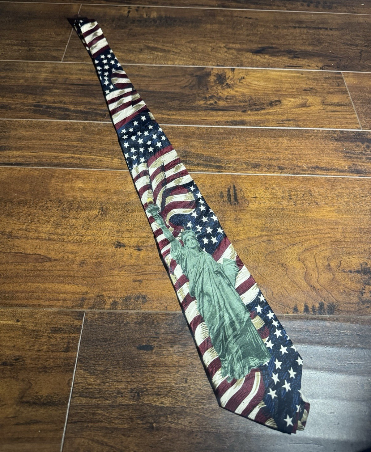 Museum Artifacts Men’s Silk Woven Pointed Tie American Flag Lady Liberty