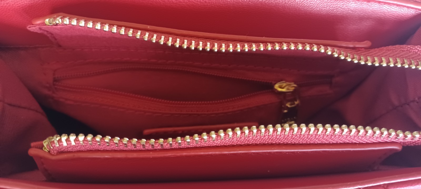 Badgley Mischka Red Quilted Bag With Gold Accents New With Tags