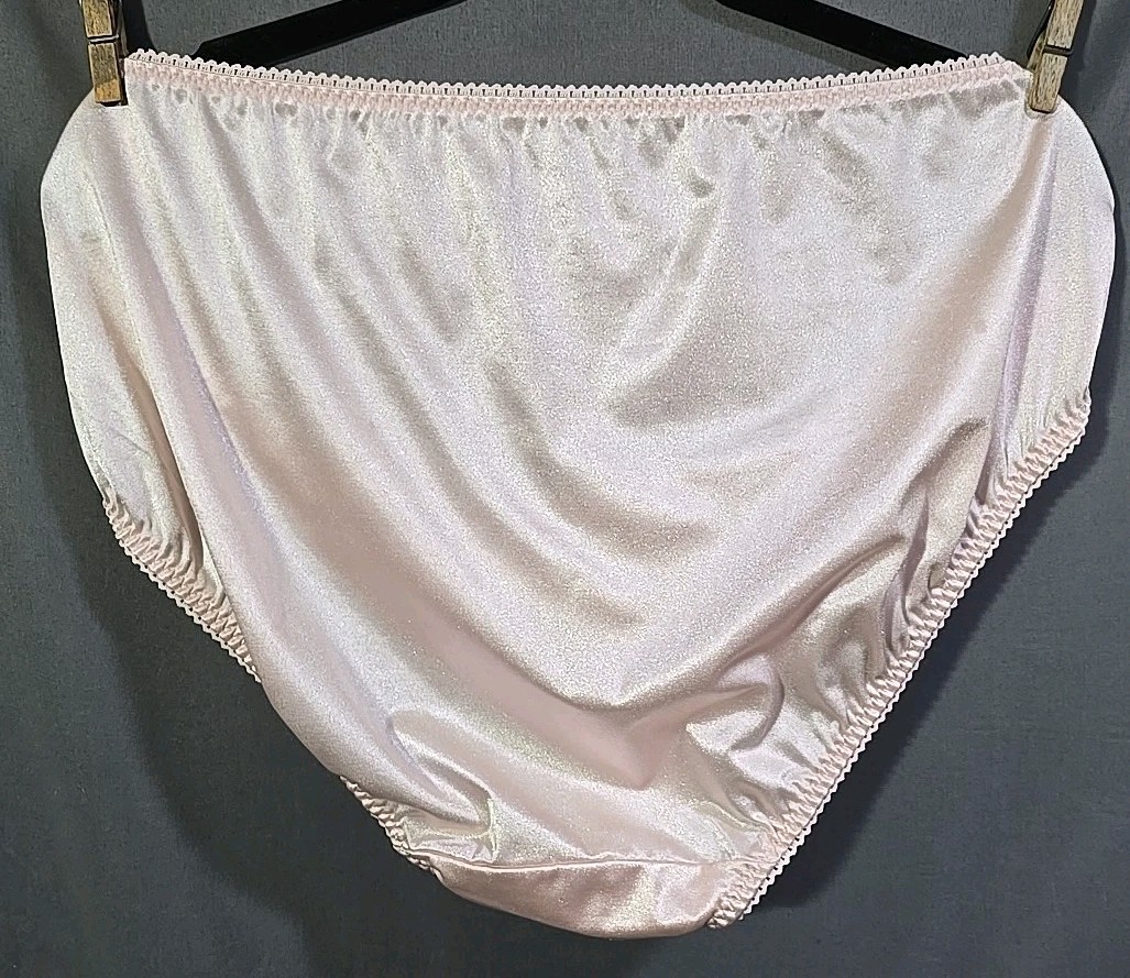 Vanity Fair Radiant Collection Light Control Undershapers 3 Pack Hi-Cut 5XL