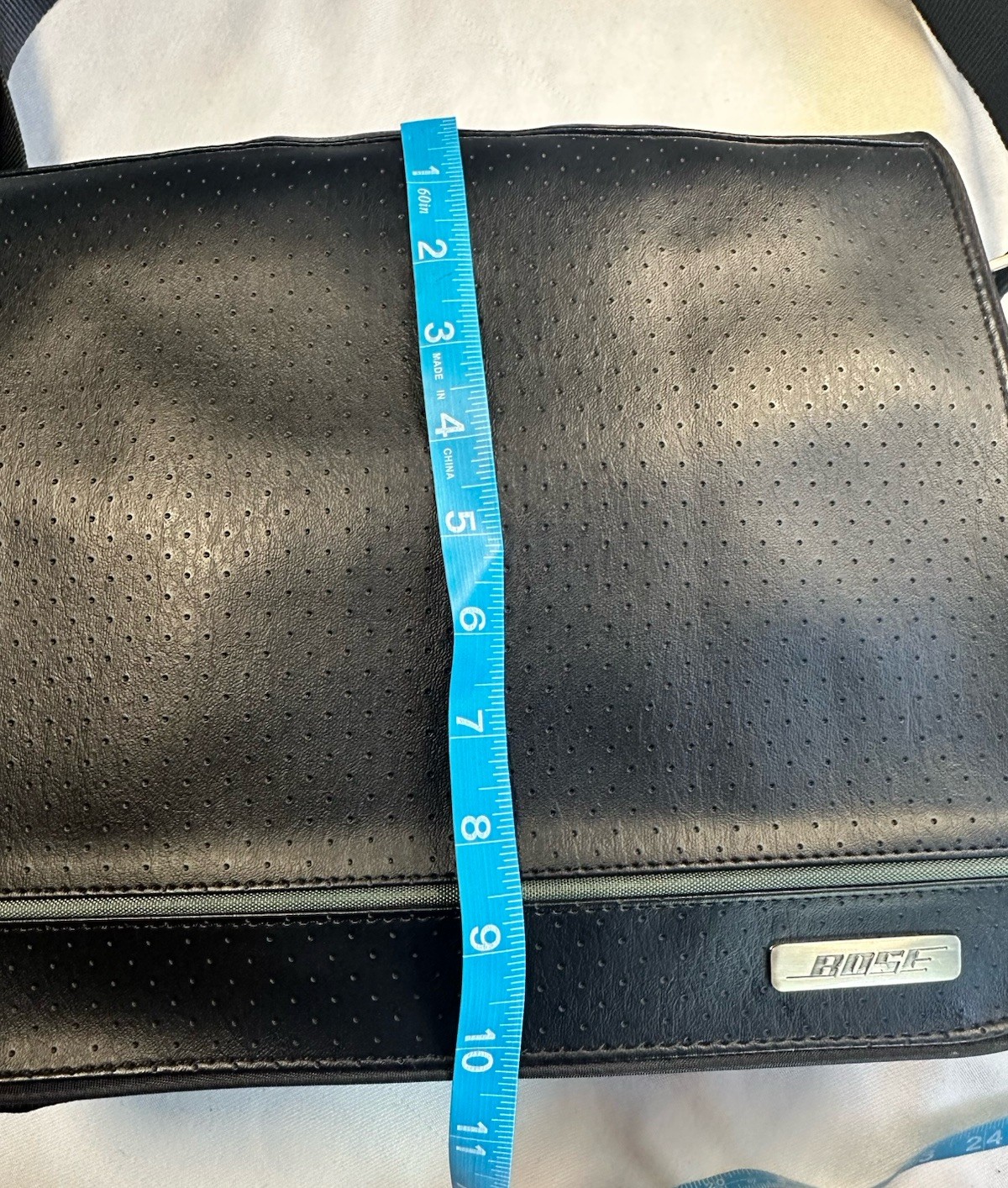 Bose Black Messenger Bag Adjustable Shoulder Strap Pockets Medium