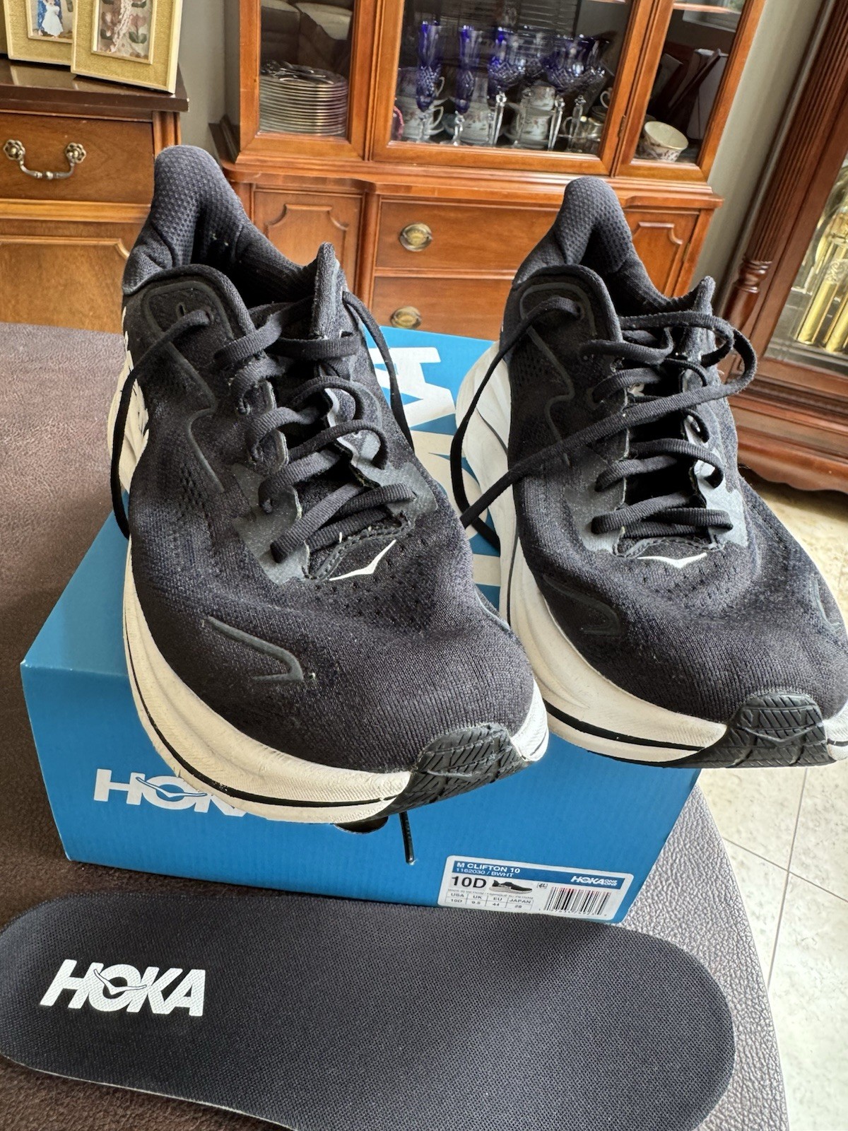 Hoka One One Shoes Mens Size 10 D Clifton 10 Black Running Shoes.