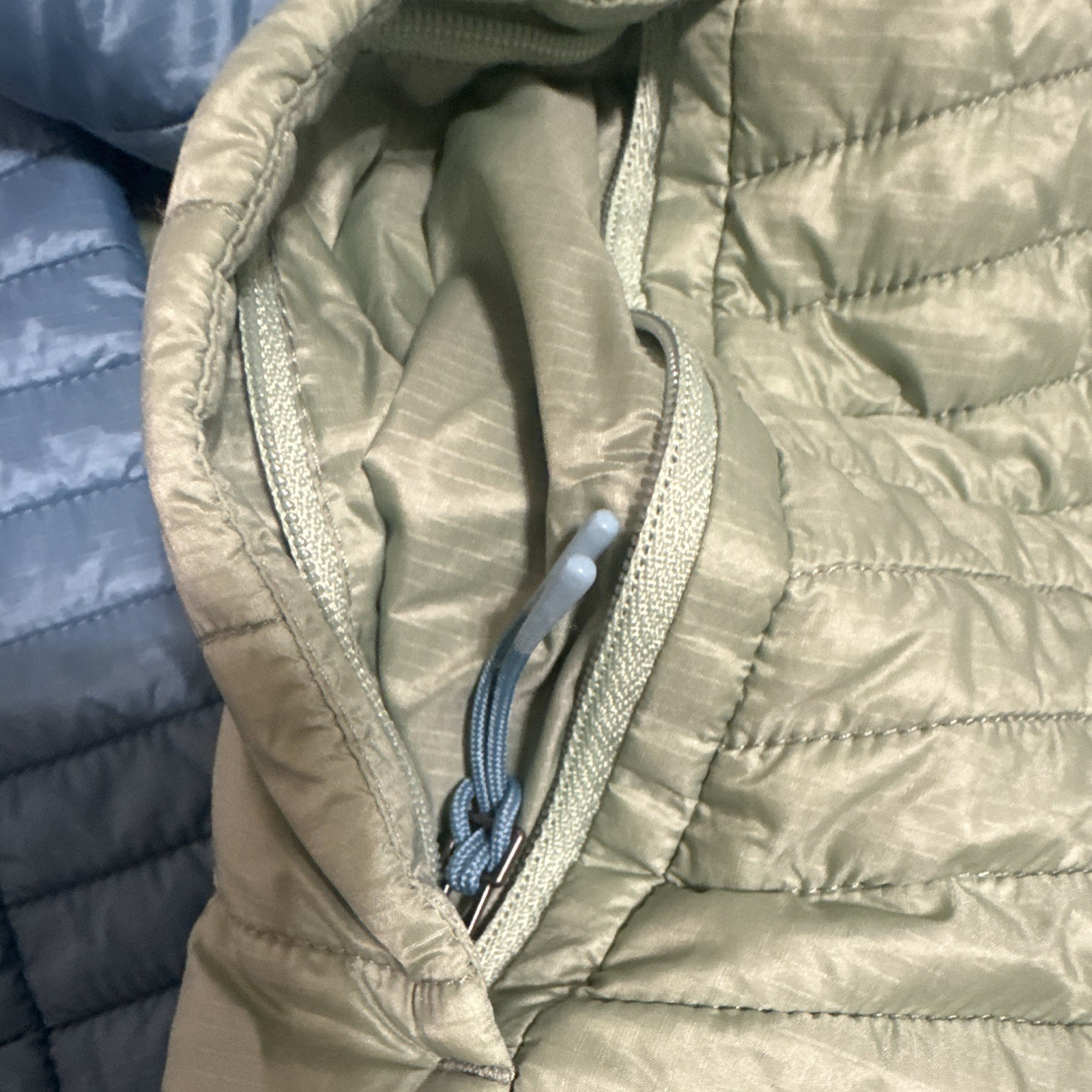 Cotopaxi women’s small Hooded Full Zip Down Puffer Jacket Blue/Green
