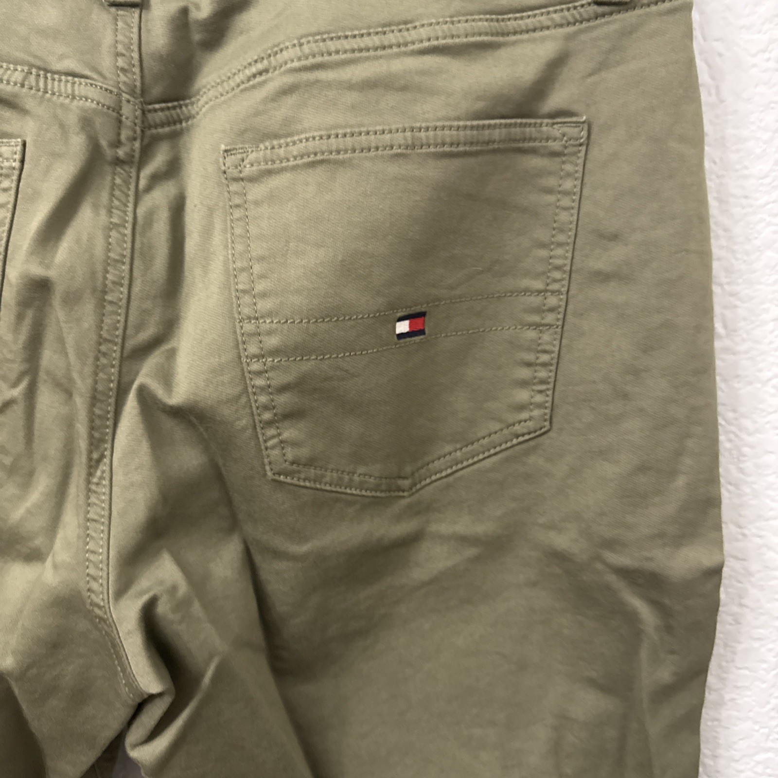 Tommy Hilfiger THFlex Men’s Olive Green Chino Size 34×32 Stretch Straight Slim