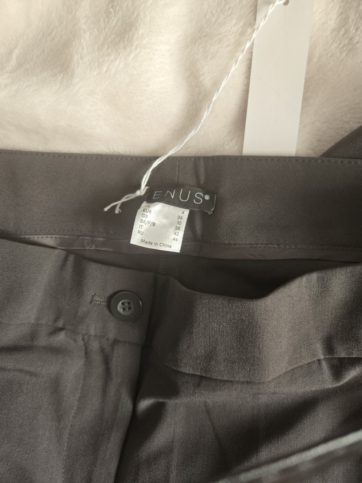 VENUS Women’s Gray 2 Piece Pant Suit Set 3-Button Notch Lapel Size 4