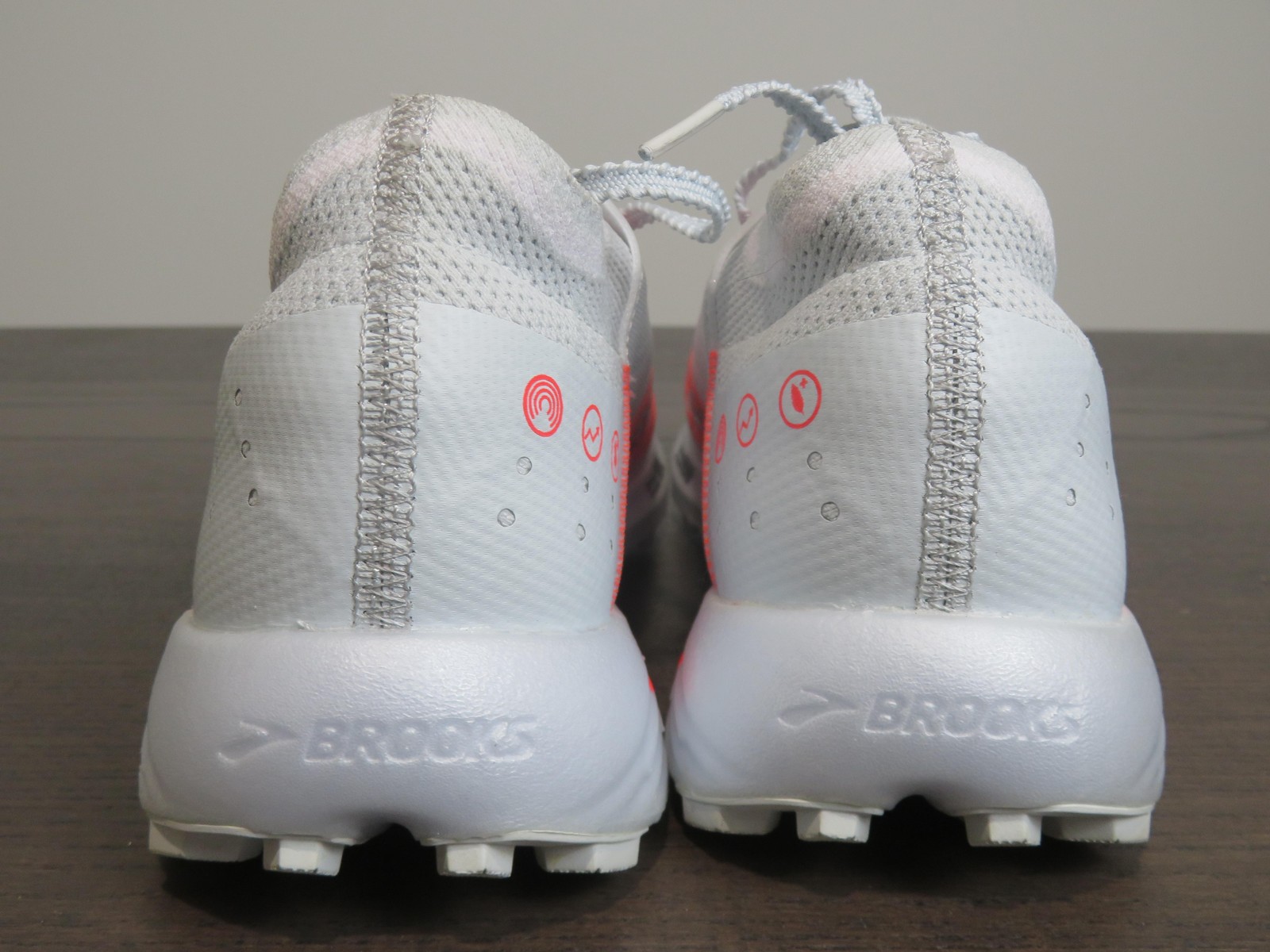 Brooks Catamount Agil Shoes Mens Size 7 White Orange Trail Running 1000451D488