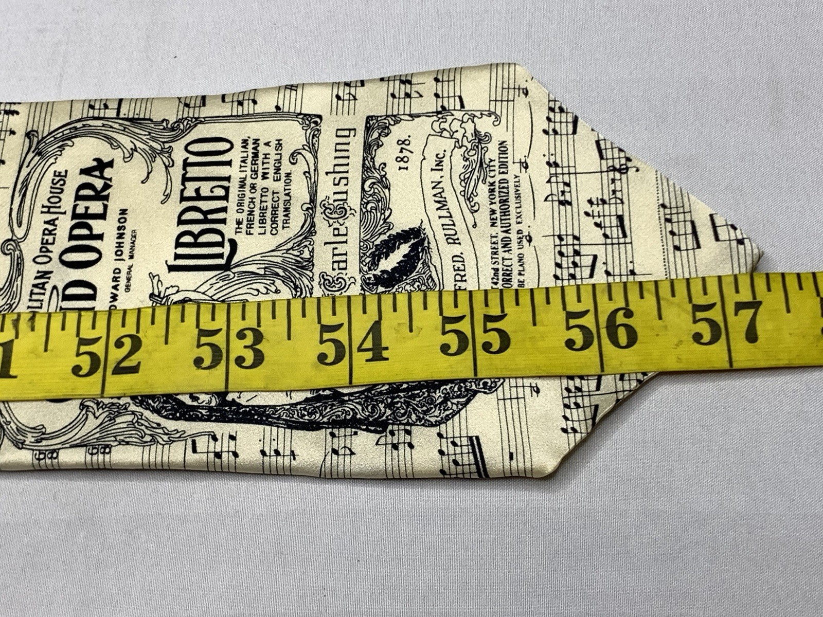 Vintage Museum Artifacts 100% Silk Hand Made Neck Tie P118