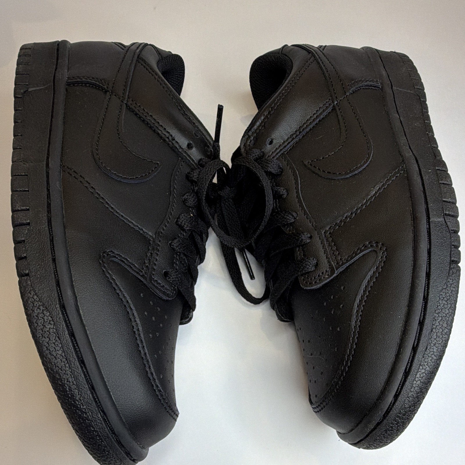Nike Dunk Low GS Low Top Lace-Up Black/Black Leather Kids 6Y FB9109 009