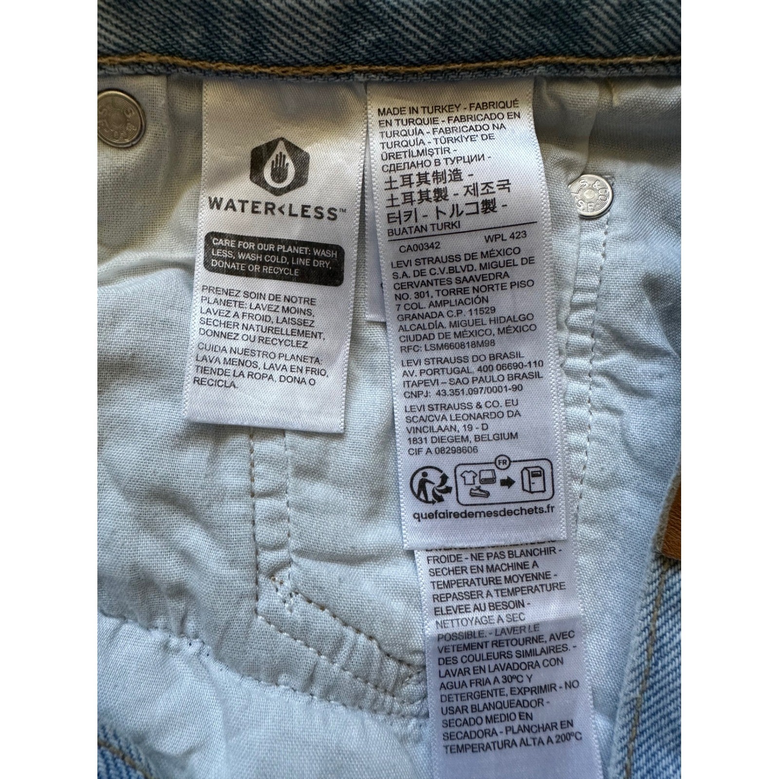 Levi’s Premium 501 Original Cut-Off Denim Shorts Light Wash Distressed Size 27