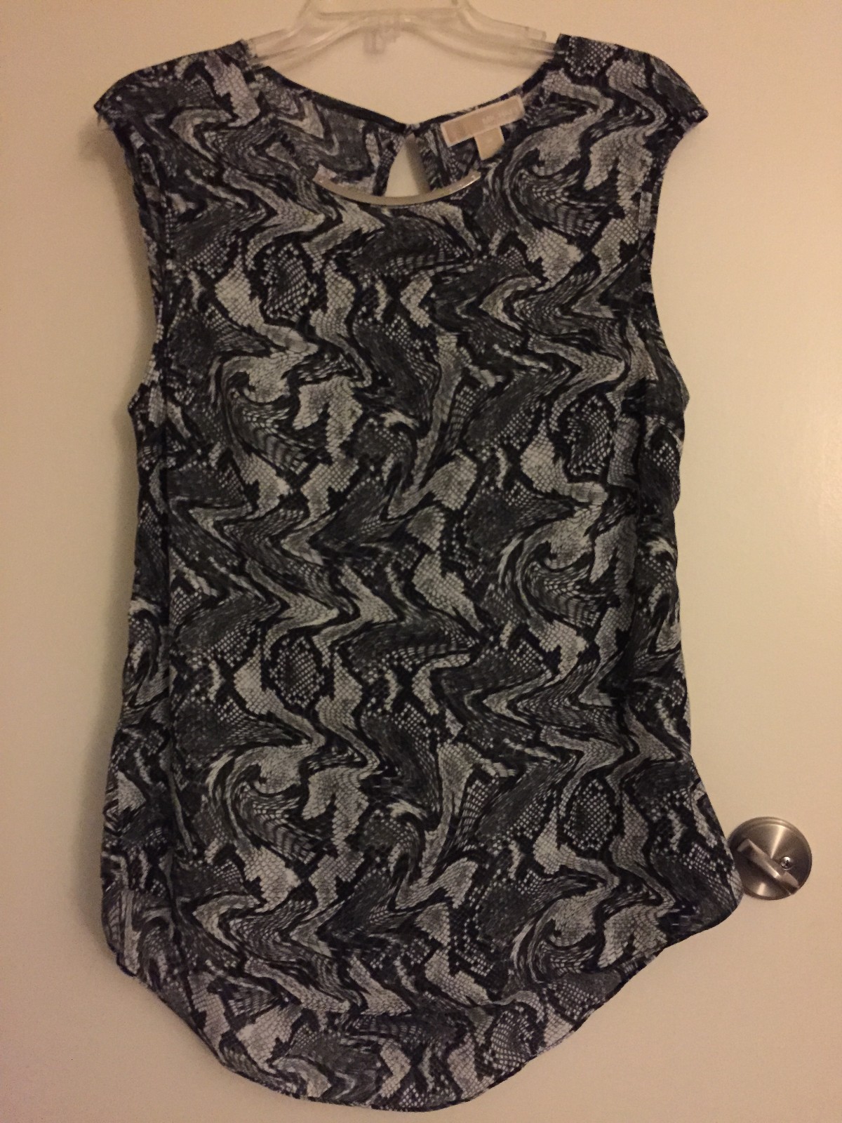 NWT MICHAEL Michael Kors Reptile Snakeskin Print Blouse Top Silver Décor $110 M