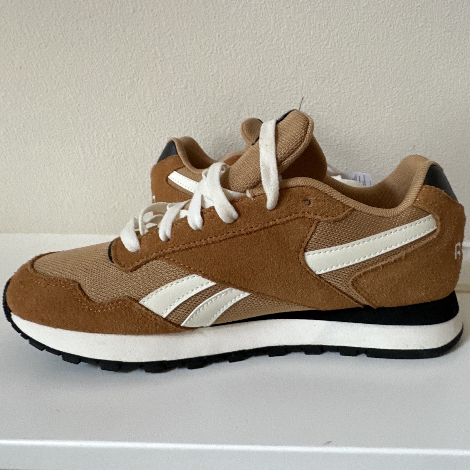 Reebok Glide Low Top Lace-Up Athletic Sneaker Brown/White/Black Rubber Sole