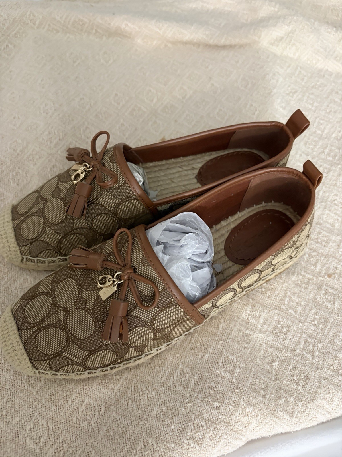 Coach Signature Women’s Slip-On Flats Round Toe Logo Tassel Beige Brown