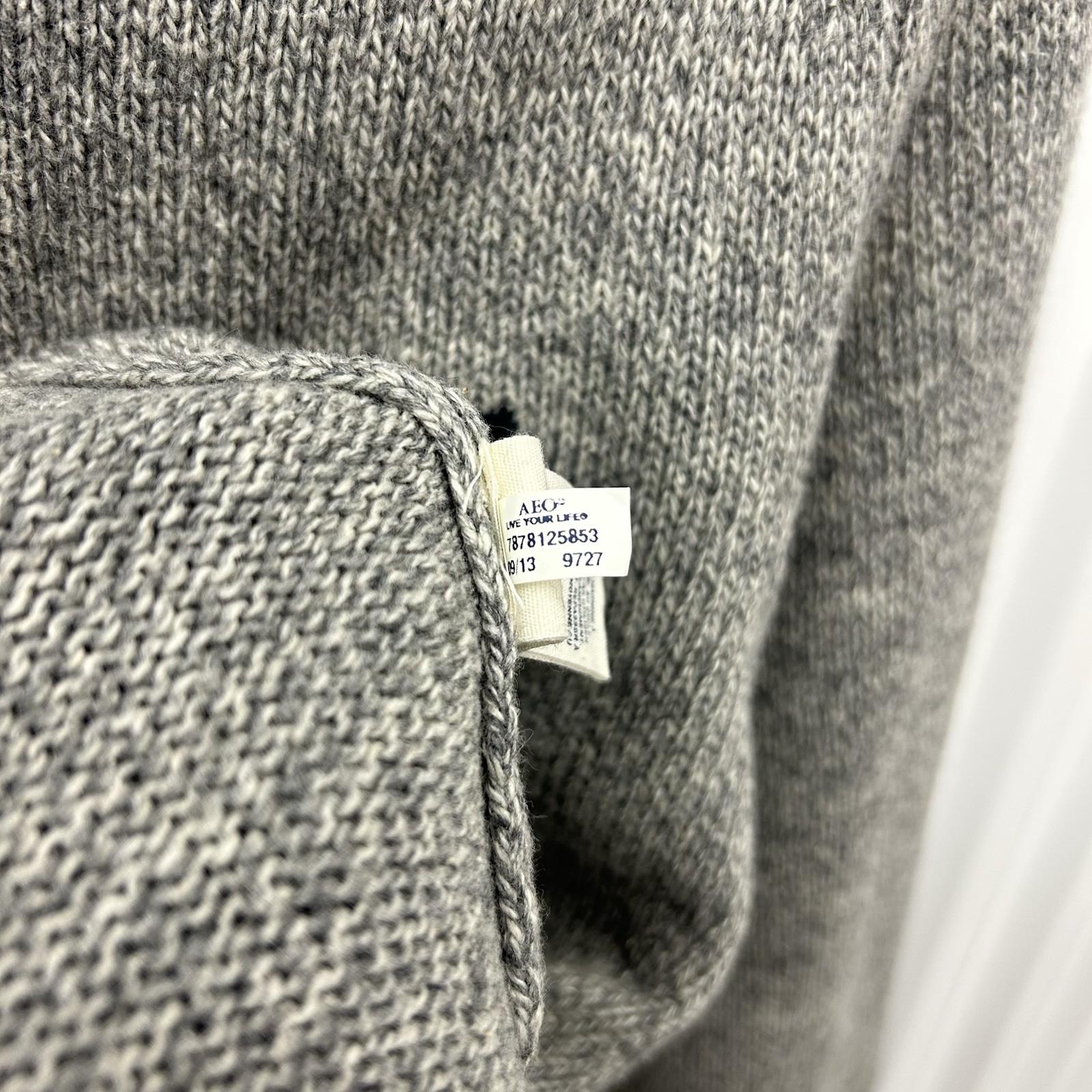 F/W 2013 American Eagle Casual Knit Grey Sweater with Elbow Patches Size L