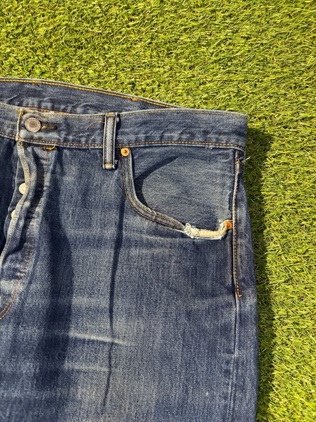 Baggy Levi’s 501 Original Fit Button Fly Denim Jeans