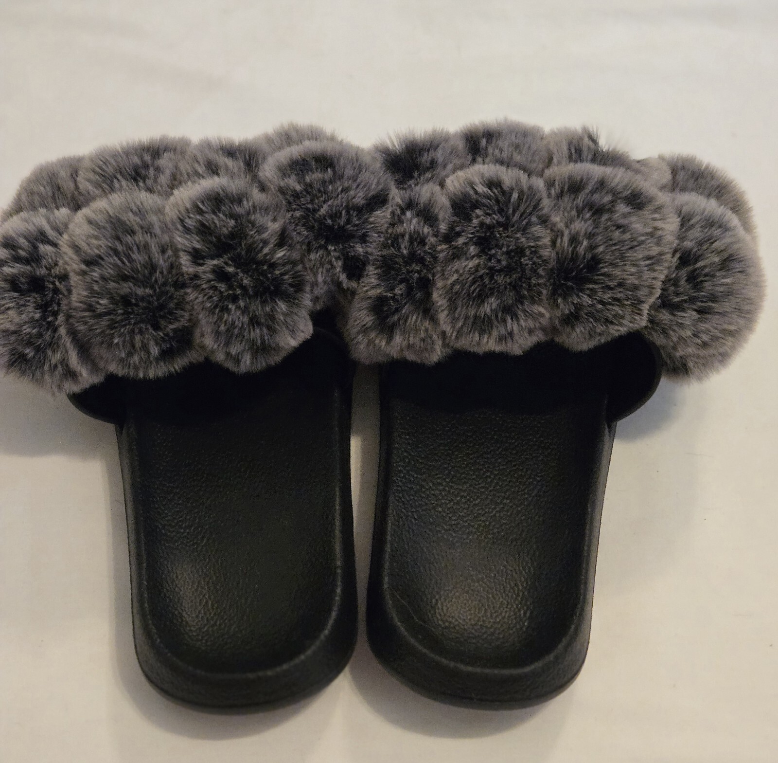 FOLOBE Girls Plush Fluffy Slippers Fluffy Plush Faux Fur Slippers 38-39 EU; 8 US