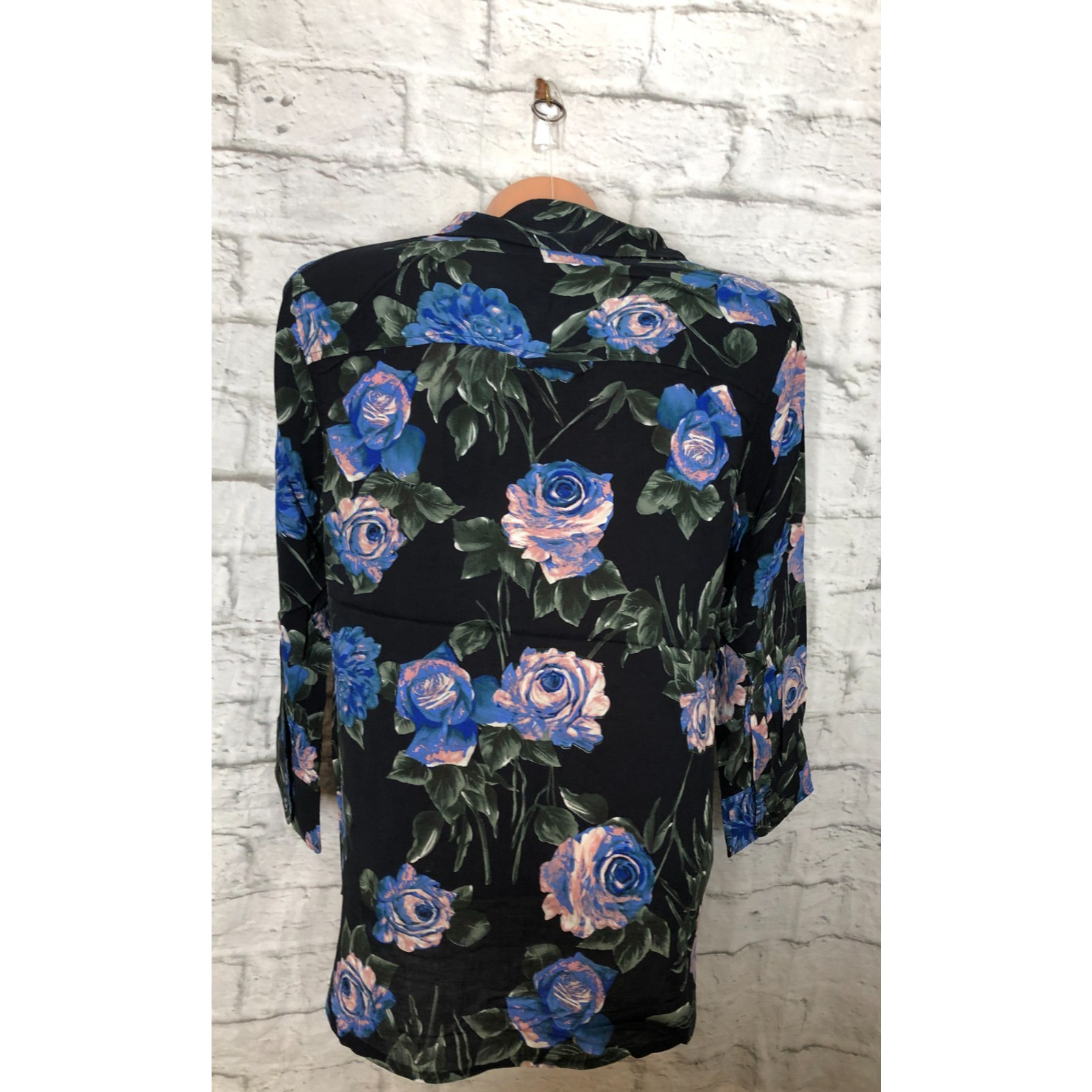 T TAHARI Semi-Sheer Midnight Rose Print Button-Down Top Size Medium