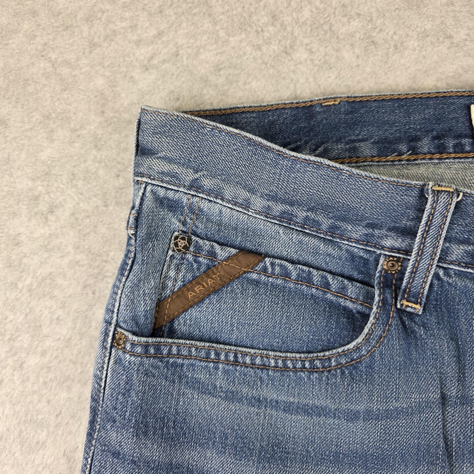 Ariat M2 Jeans Mens 36×32 Blue Relaxed Bootcut Light Wash Denim Cowboy
