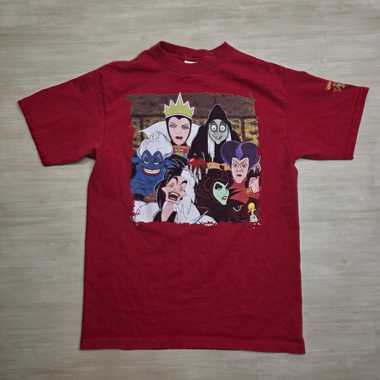 Walt Disney World Villains Graphic T-Shirt Red Medium Maleficent Ursula Cruella