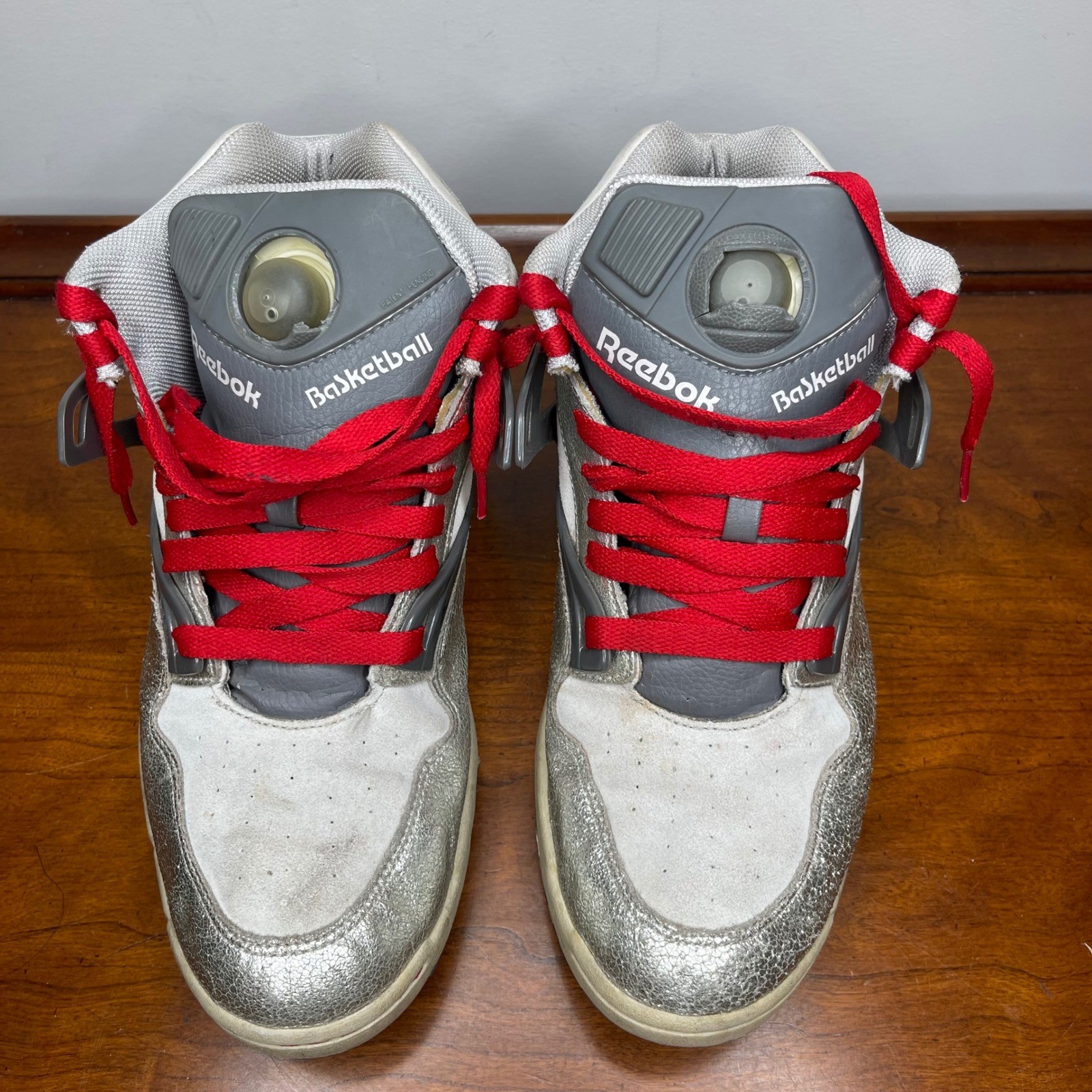 Reebok Pump Omni Lite Limited Edition Mens Metallic Silver Grey Red Sneaker 10.5
