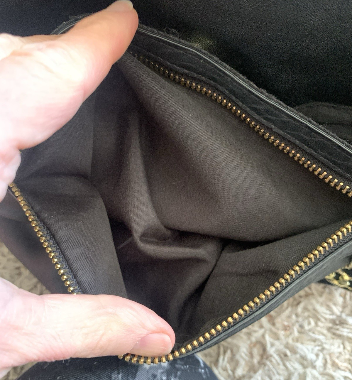 Rosetti Black Polyurethane Shoulder Bag Purse Zipper/Chain Pockets *Crack Strap