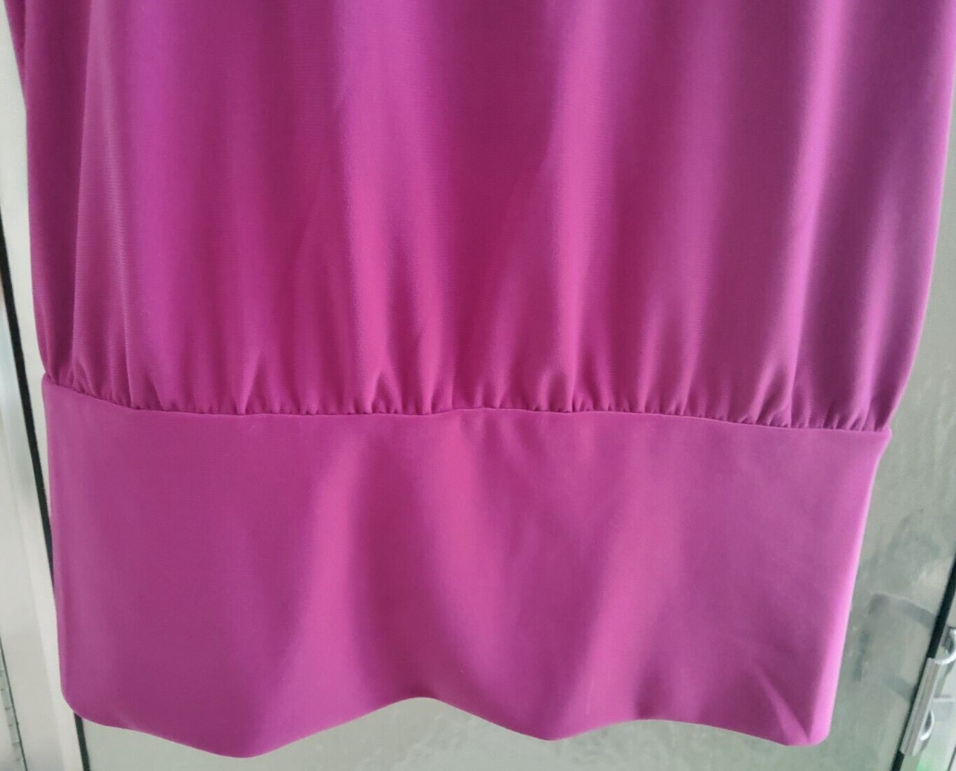 WHITE HOUSE BLACK MARKET *PARTY TIME* BANDED HEM TOP-LARGE-PINK-KNOT BACK-**NEW*
