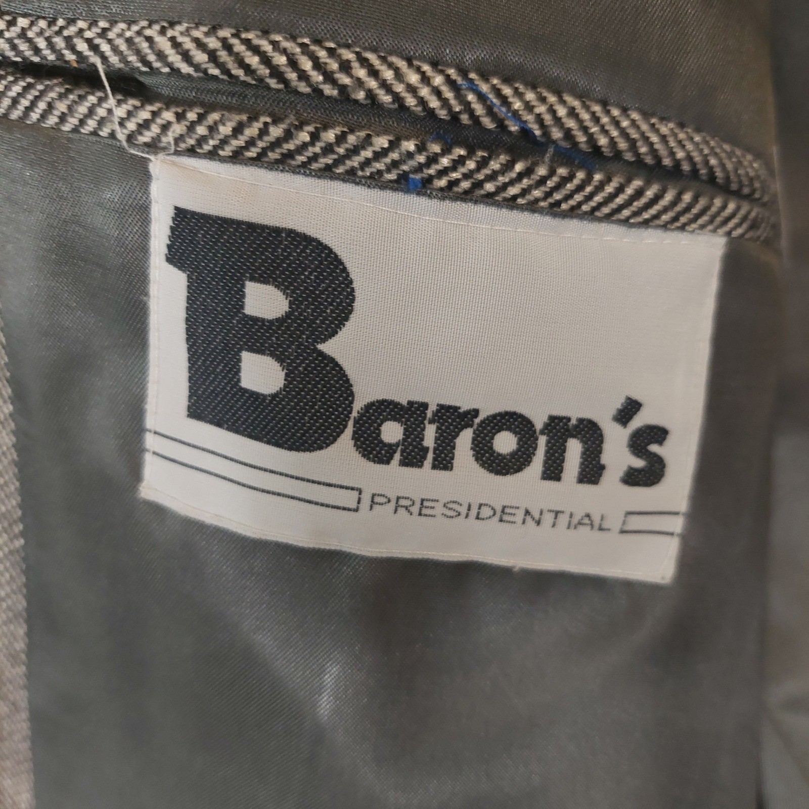 vintage Barons Presidential Herringbone Tweed USA made Jacket Elbow Patches 46R