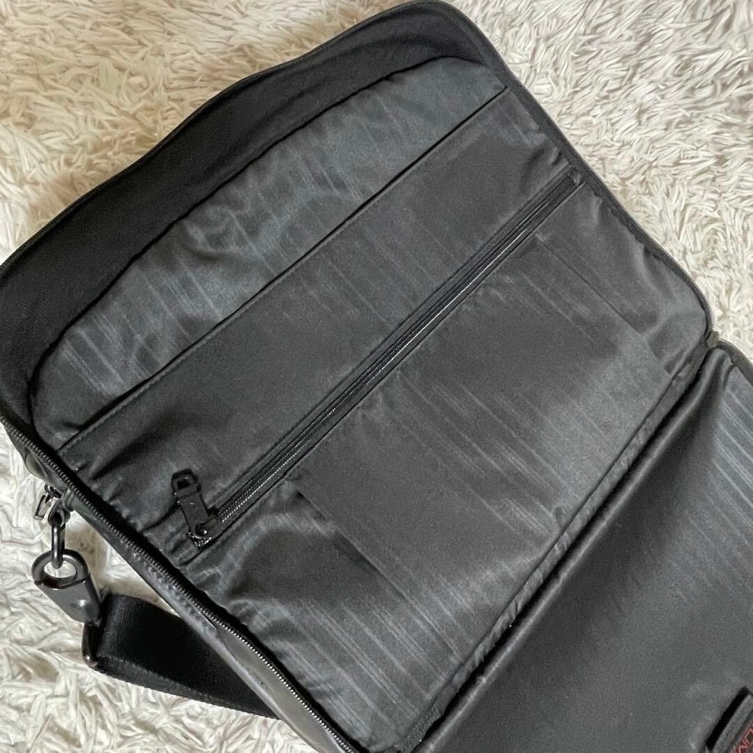 TUMI 96531DH Alpha T Pass Leather Briefcase Black 2 Way Business Bag Authentic