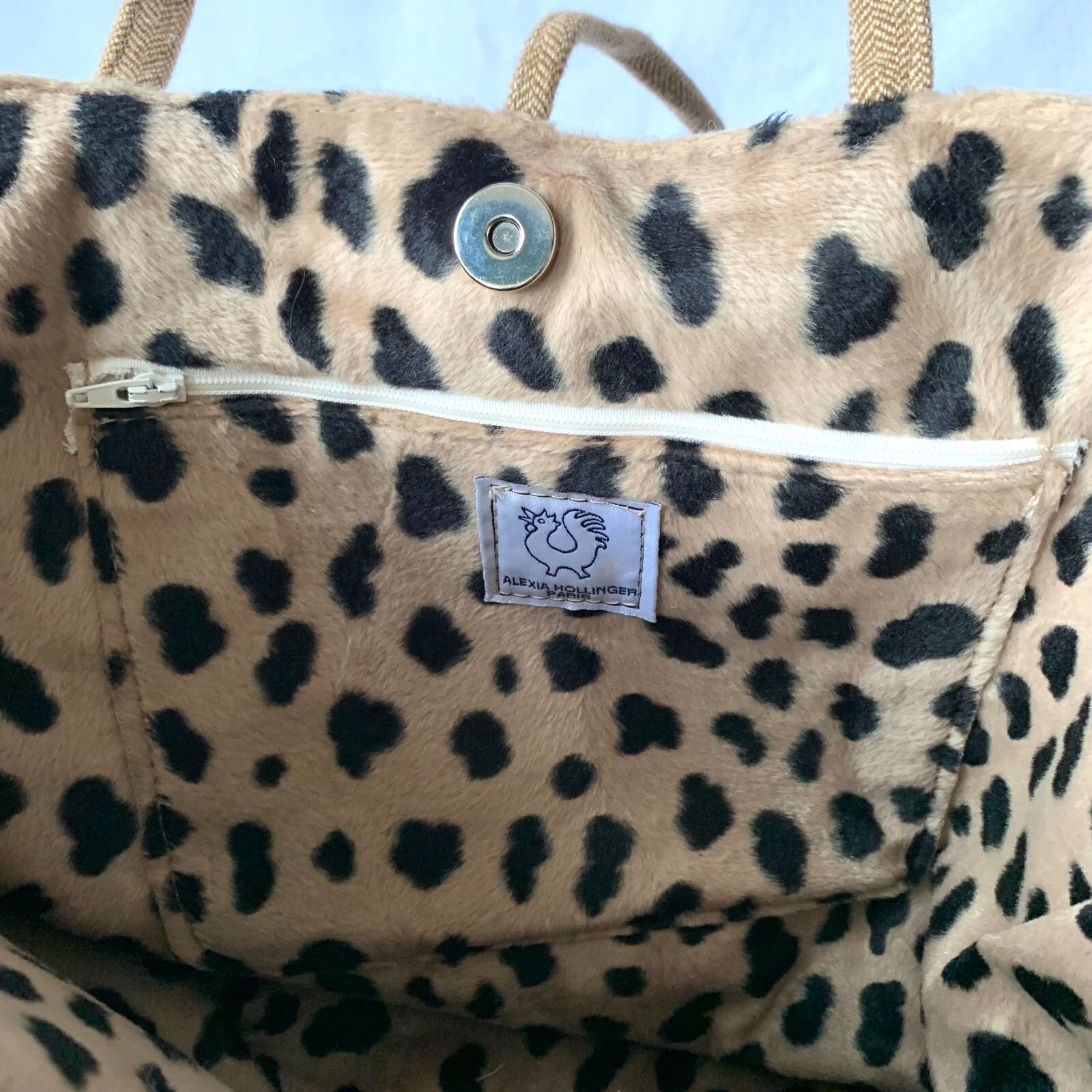 Alexia Hollinger Paris Leopard Print Interior Designer Handbag Tote Magnet Close
