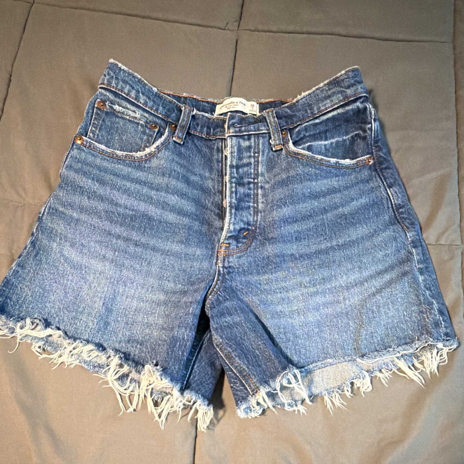 Abercrombie & Fitch Women’s Blue Denim Cut Off Shorts 26/2 Frayed Hem 5-Pocket